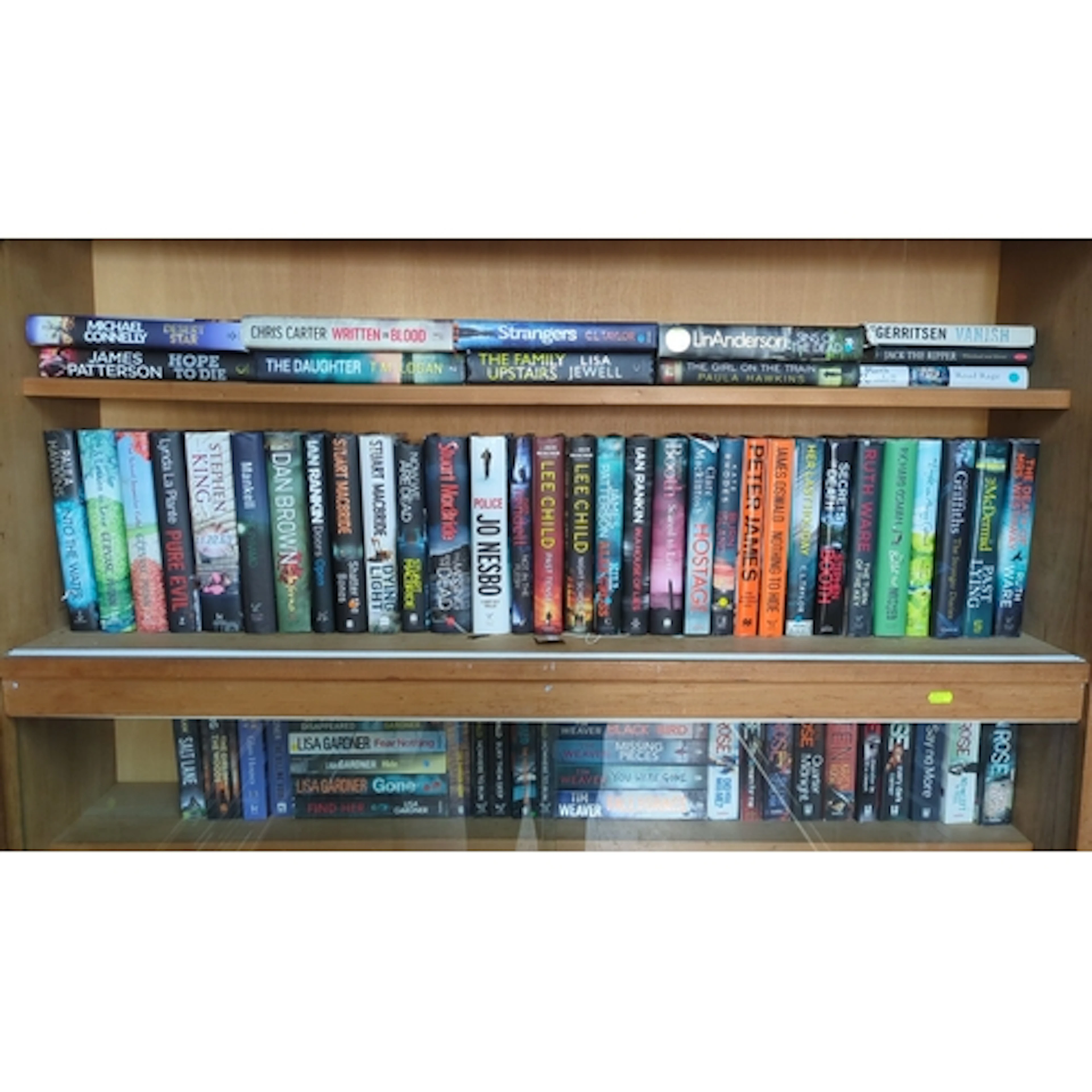 A collection of modern hardback and paperback crime, thrille...