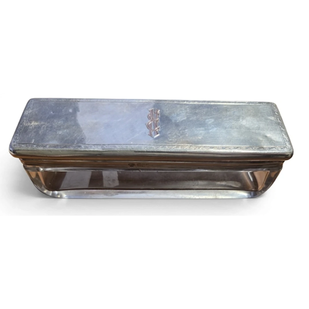 A London Silver Vanity Box, Goldsmiths & Co 1912, approx Sil...