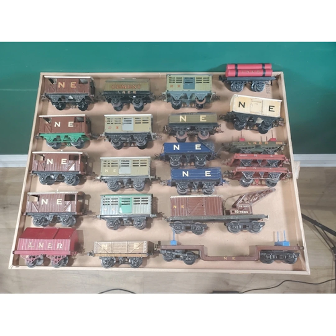 21x unboxed Hornby 0 gauge LNER Wagons including No.2 Breakd...