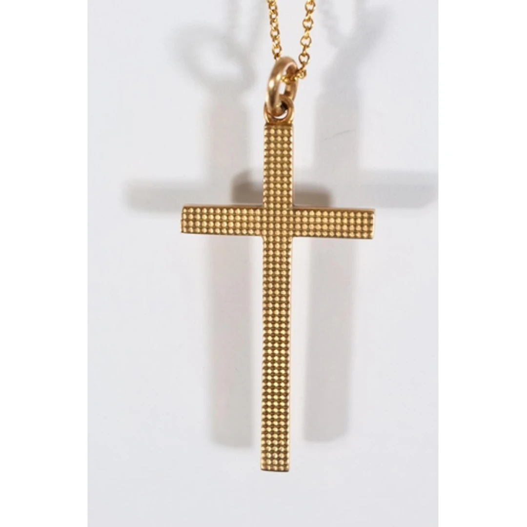 9ct gold cross pendant on chain, 3g gross.