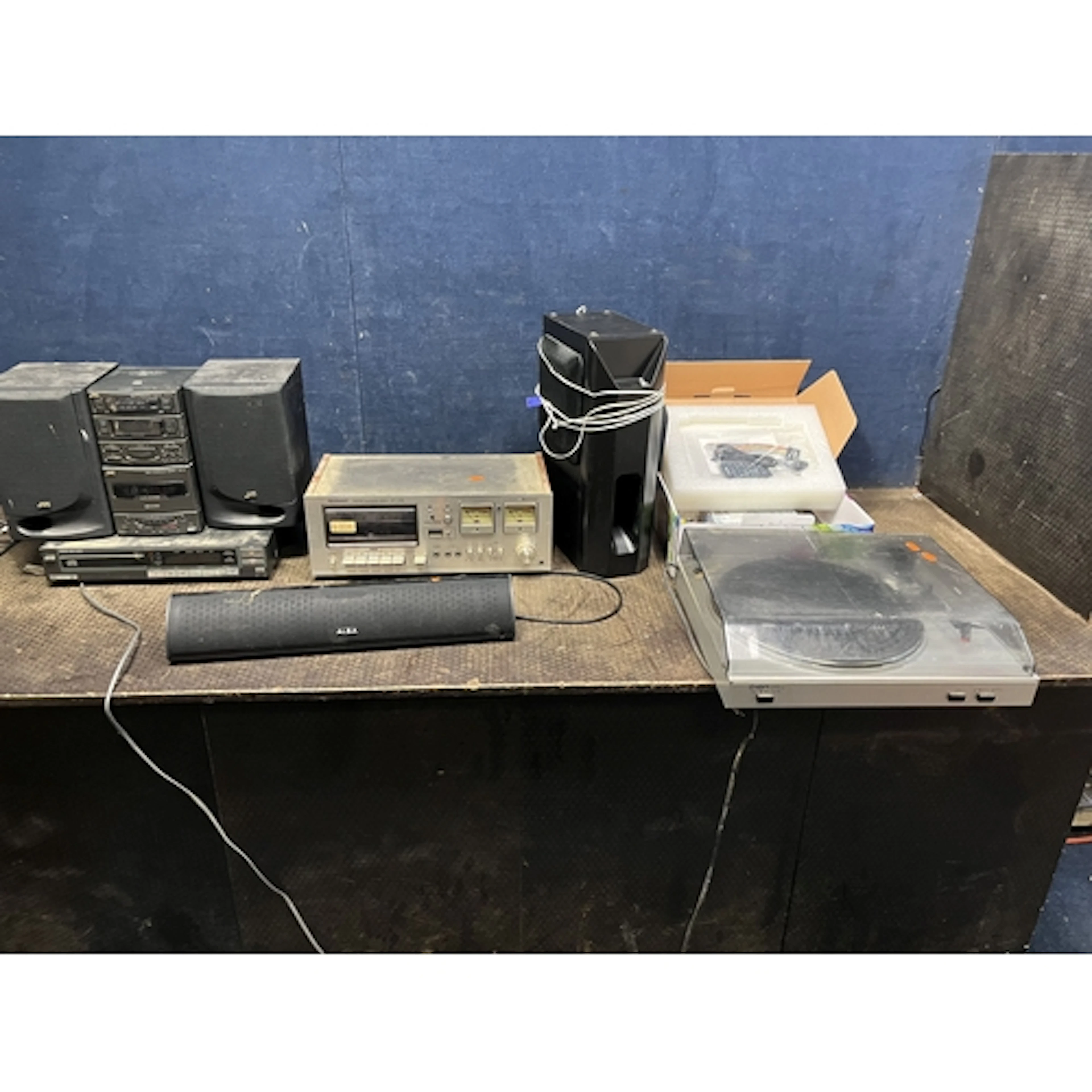 A COLLECTION OF AUDIO VISUAL EQUIPMENT (ALL UNTESTED) includ...