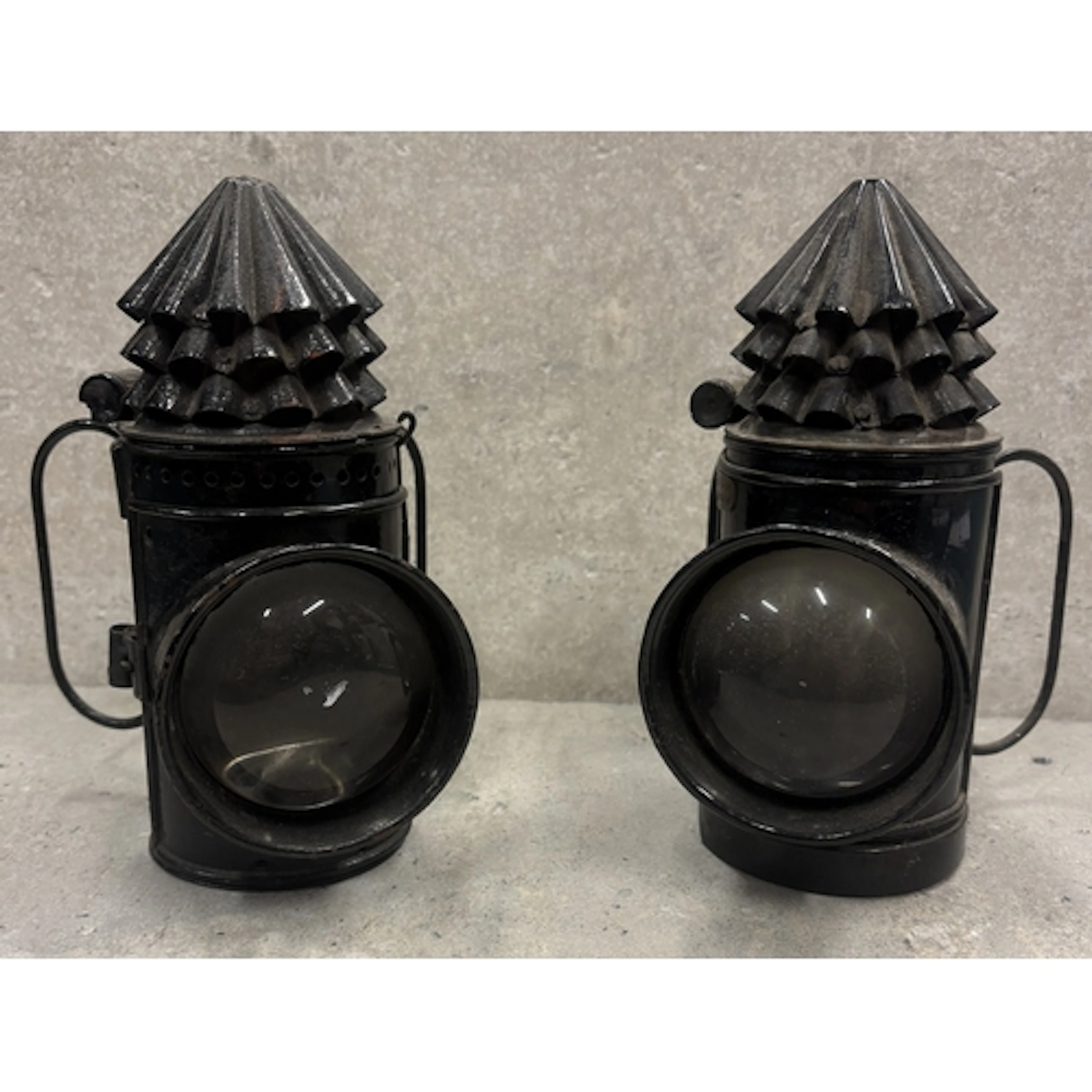 A pair of vintage Hiatt & Co. Police oil lamps. Est. £20...