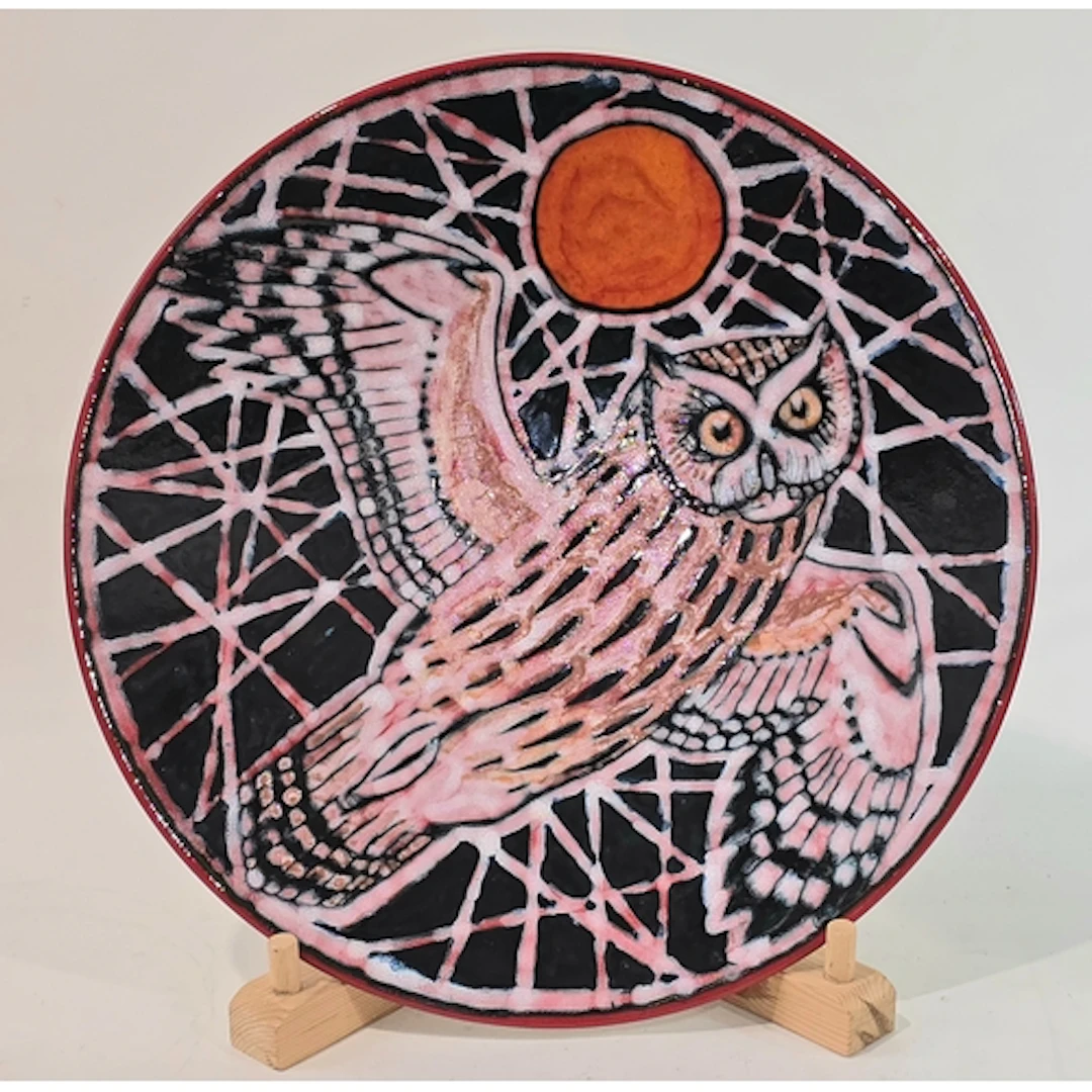 Poole Pottery studio Tony Morris charger depicting an owl, f...