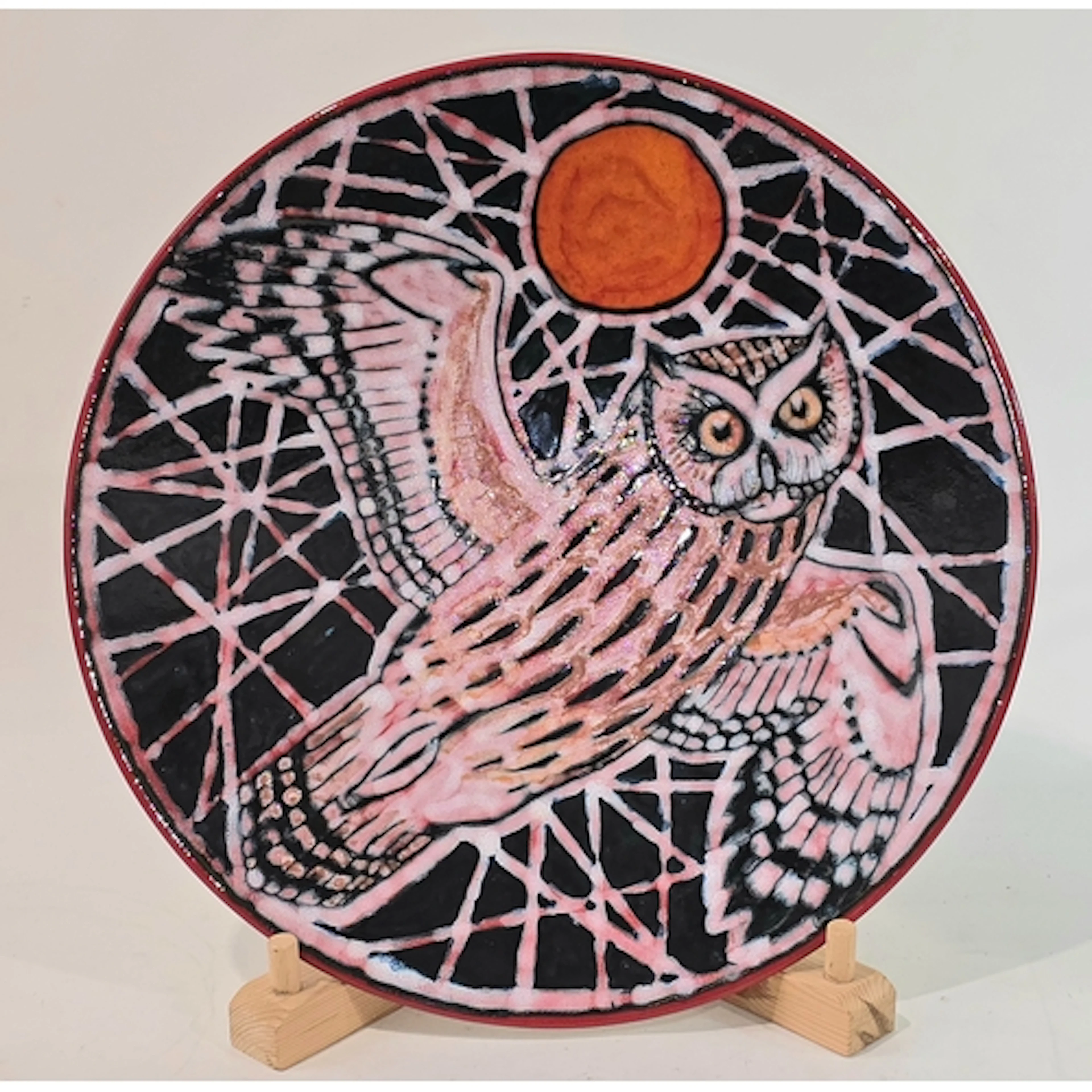 Poole Pottery studio Tony Morris charger depicting an owl, f...
