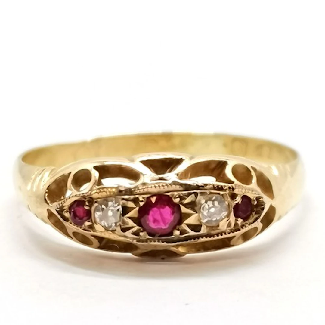 Antique 18ct (marks rubbed) gold diamond & red stone set rin...
