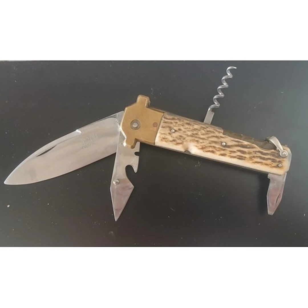 Good Quality Hunter's Knife Horn Handled