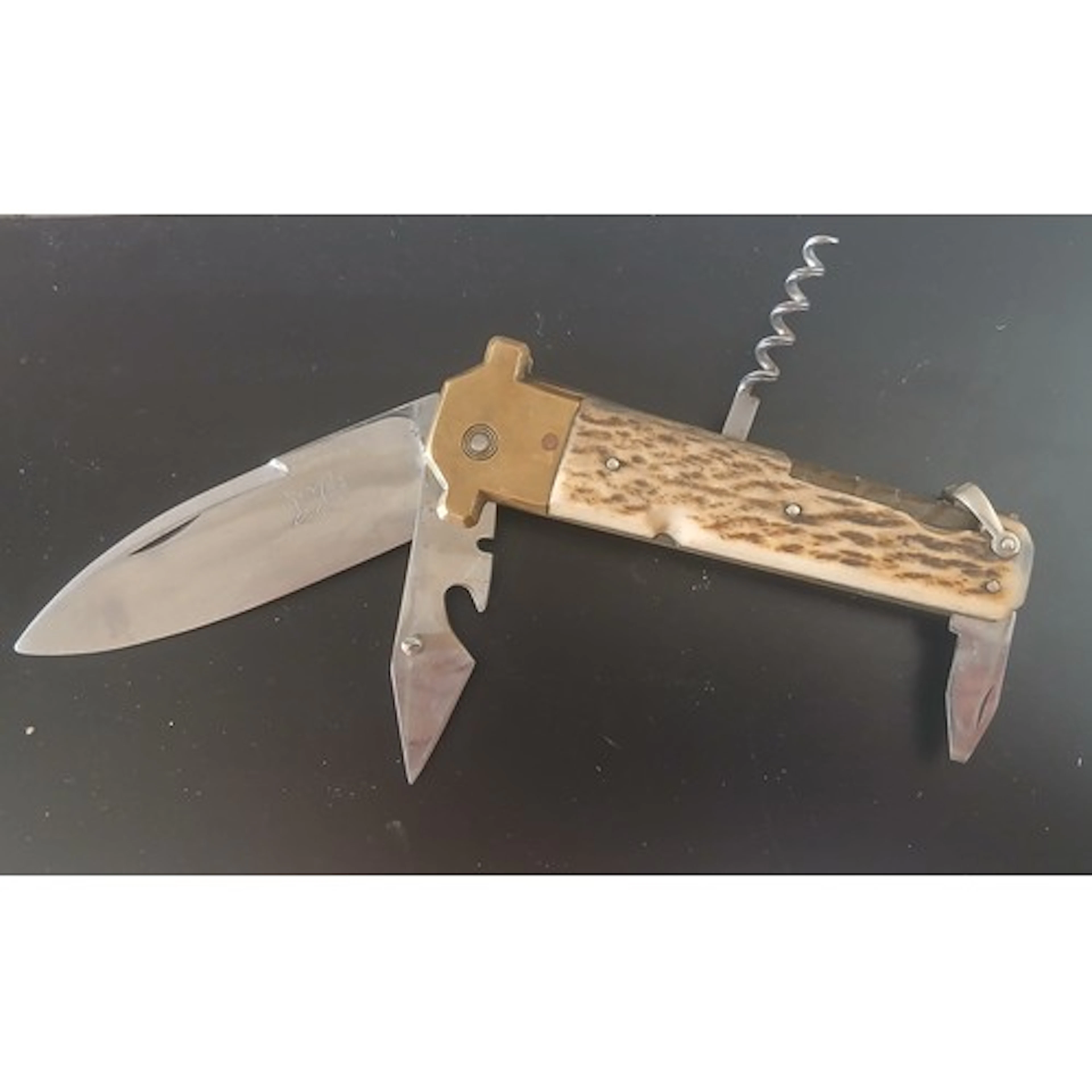 Good Quality Hunter's Knife Horn Handled