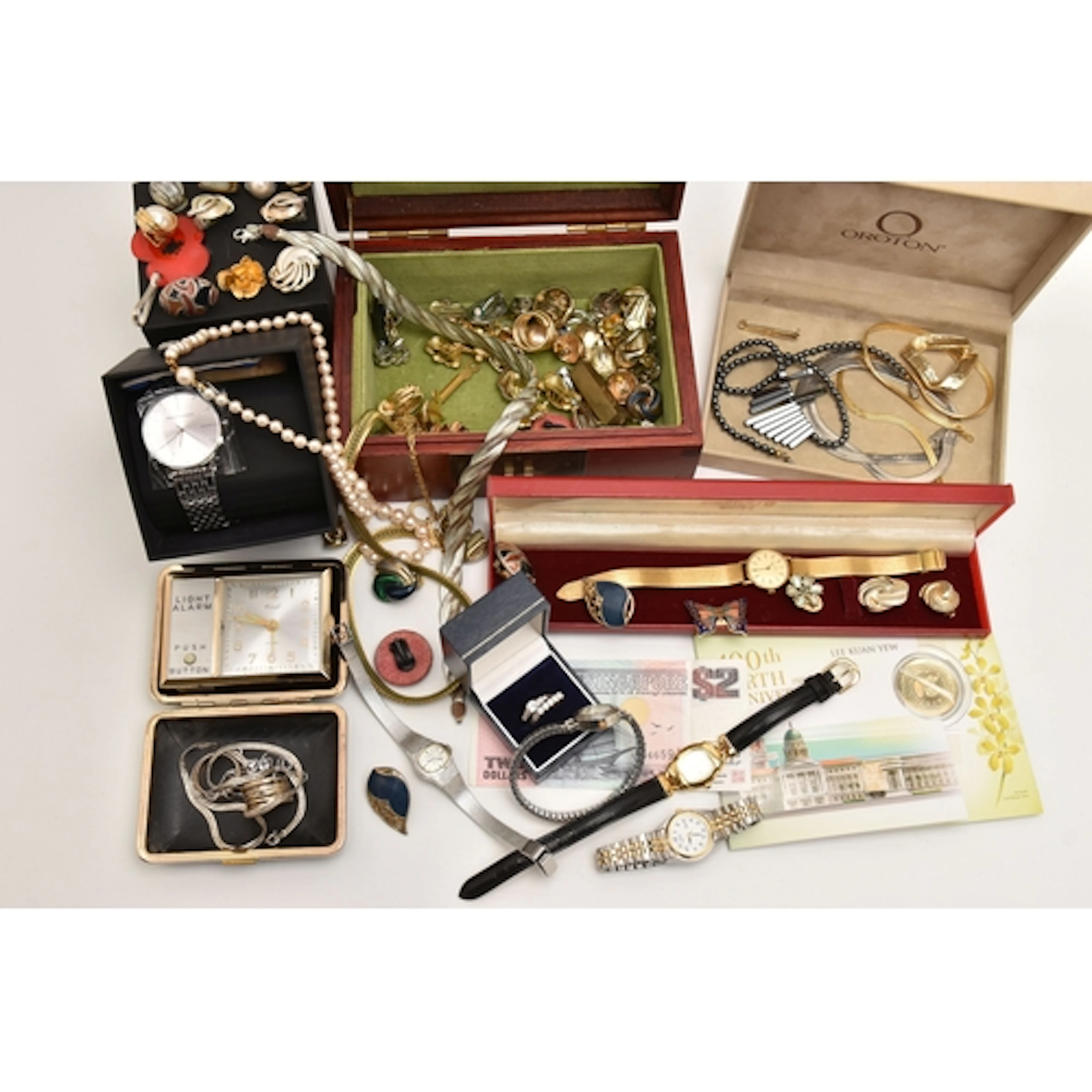 A BOX OF ASSORTED ITEMS, to include a small quantity of ladi...