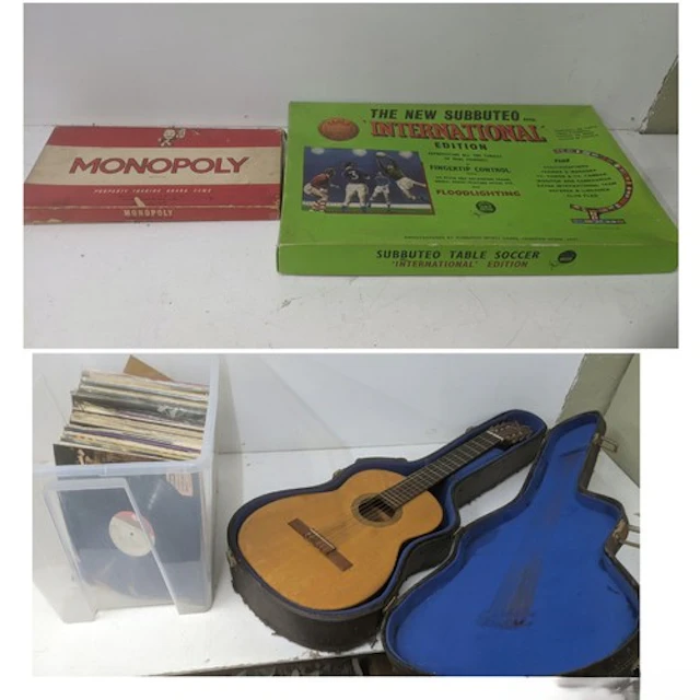 A mixed lot to include vintage board games and a collection ...