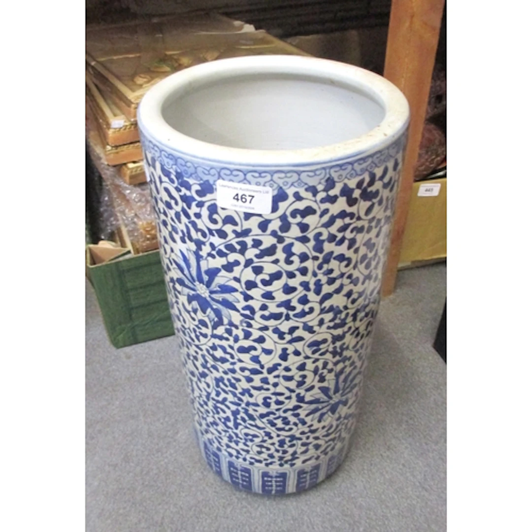 Reproduction Chinese blue and white cylindrical stick stand