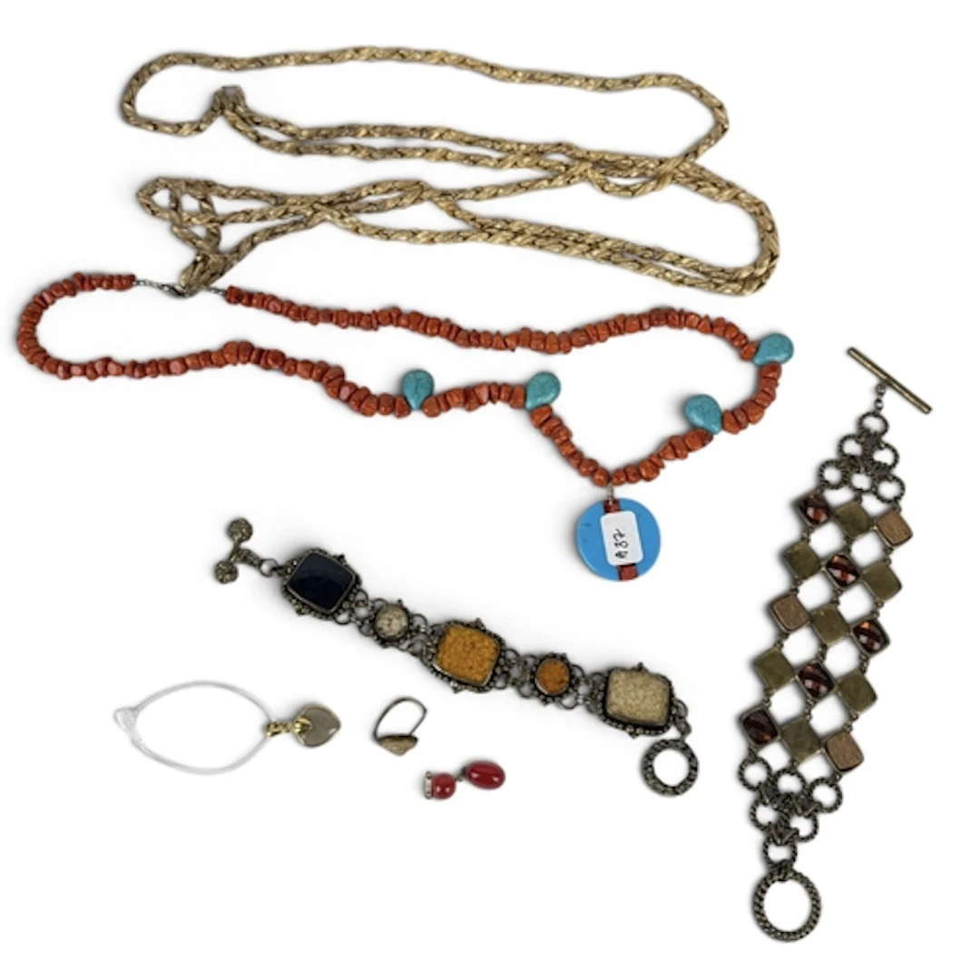 A COLLECTION OF COSTUME JEWELLERY TOT INCLUDE TURQUOISE, COR...