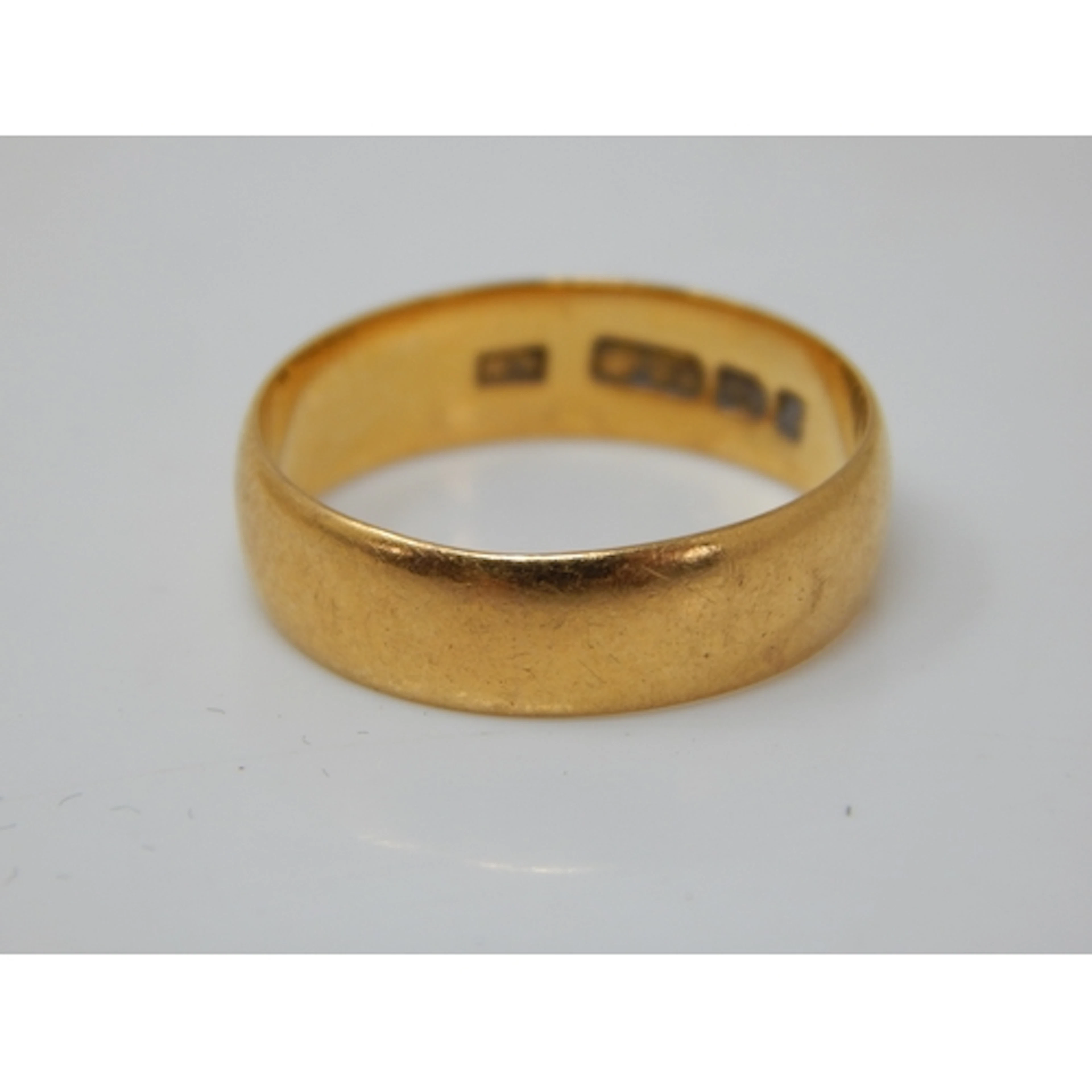 22ct Gold Wedding Ring: Size N: Weight 4.10g
