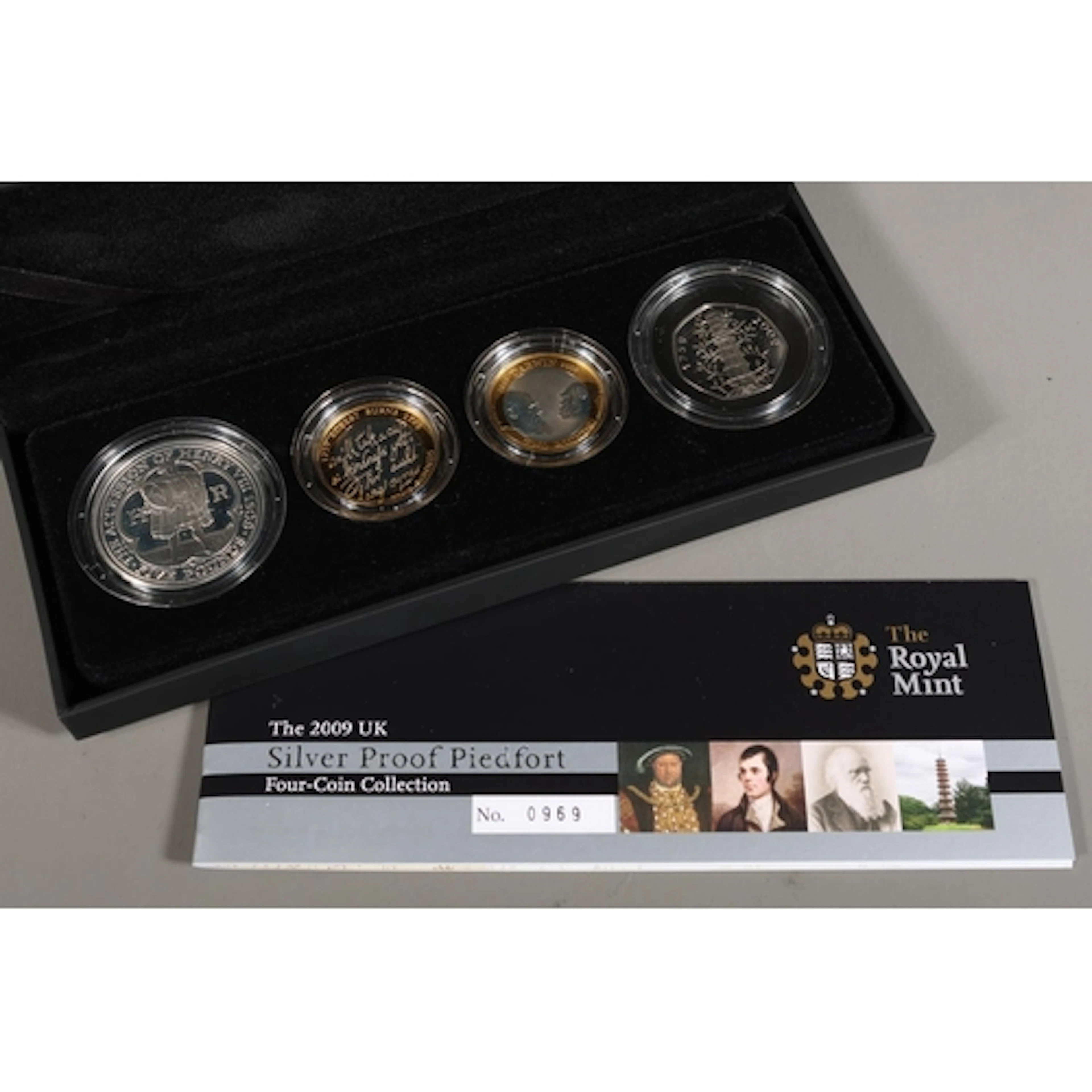 The Royal Mint UNITED KINGDOM Queen Elizabeth II (1952-2022)...