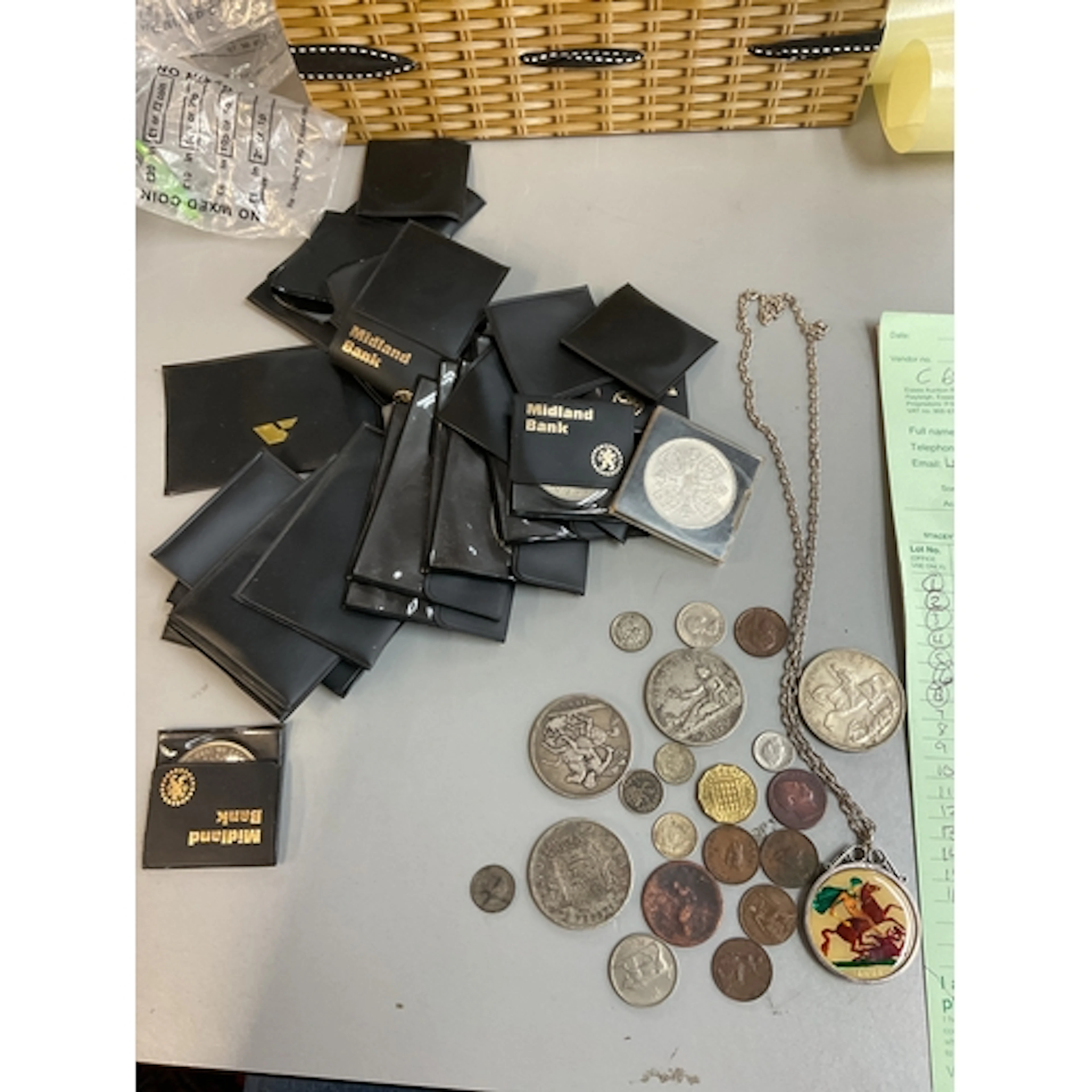 Qty coins to inc crowns, 1821, 1893, 1935, Spanish large pes...