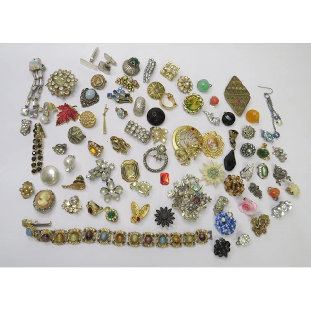 Vintage Costume Jewellery incl. odd earrings, brooches etc. ...