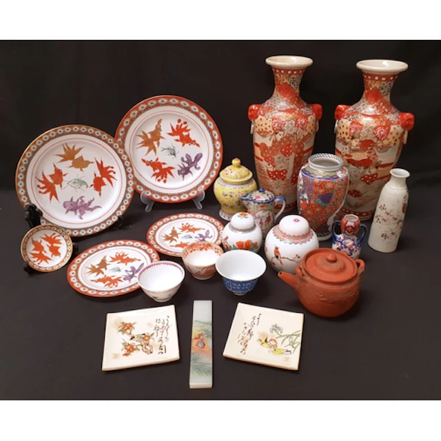 SELECTION OF EAST ASIAN CERAMICS including three lidded gin...