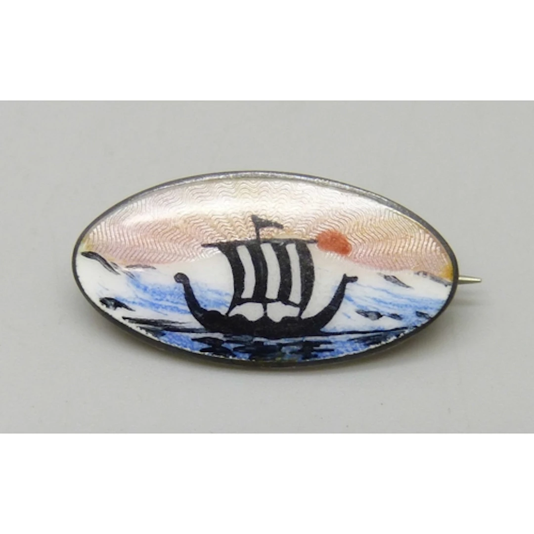 A Norwegian silver and enamel brooch, 2.4cm