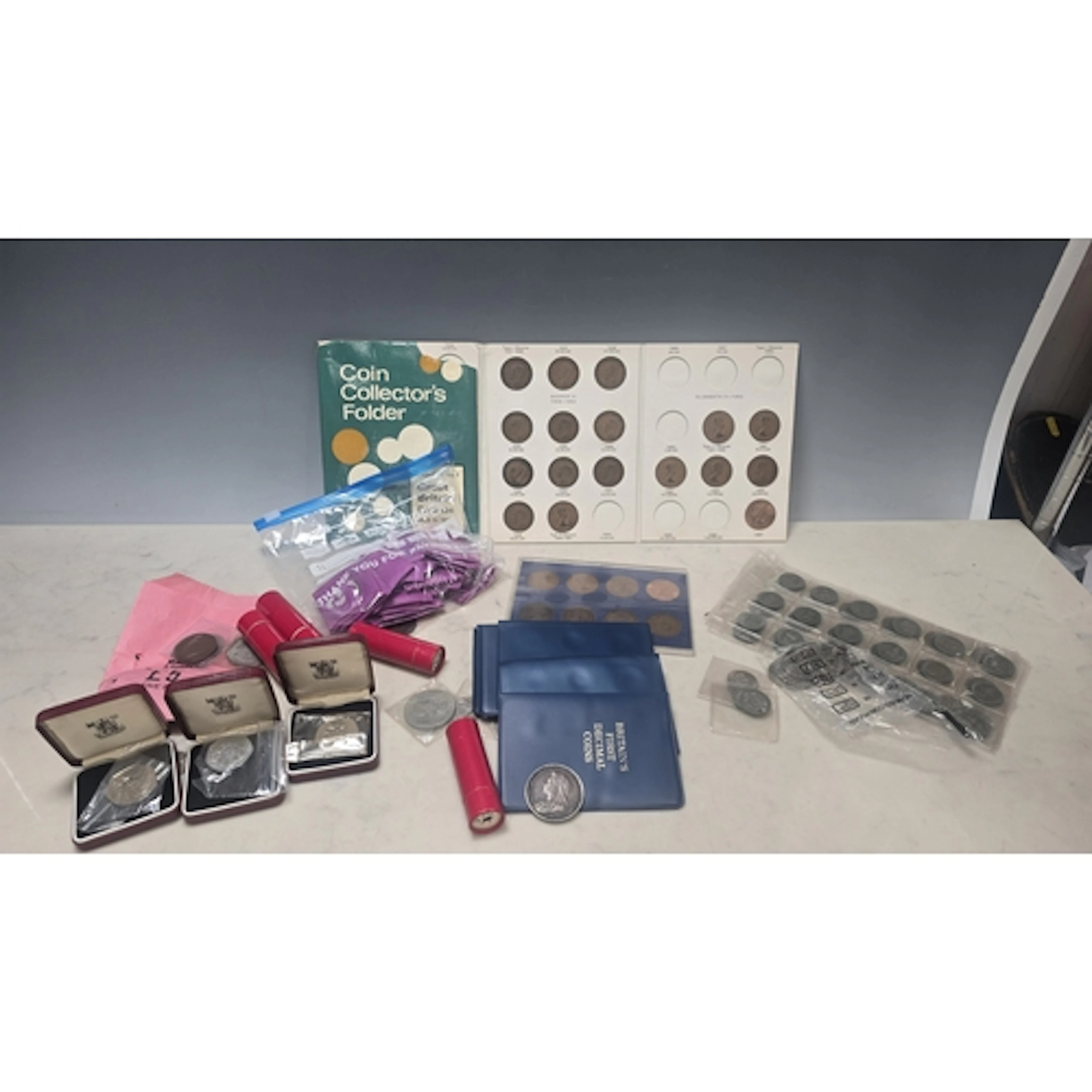 A Collection of assorted Coins, to include Crown 1893, US Mo...