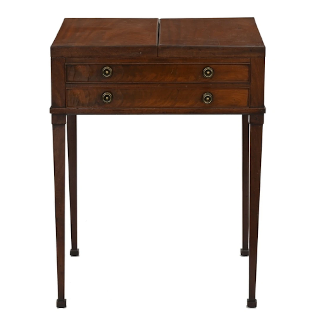 A George III mahogany enclosed gentleman's dressing table, t...