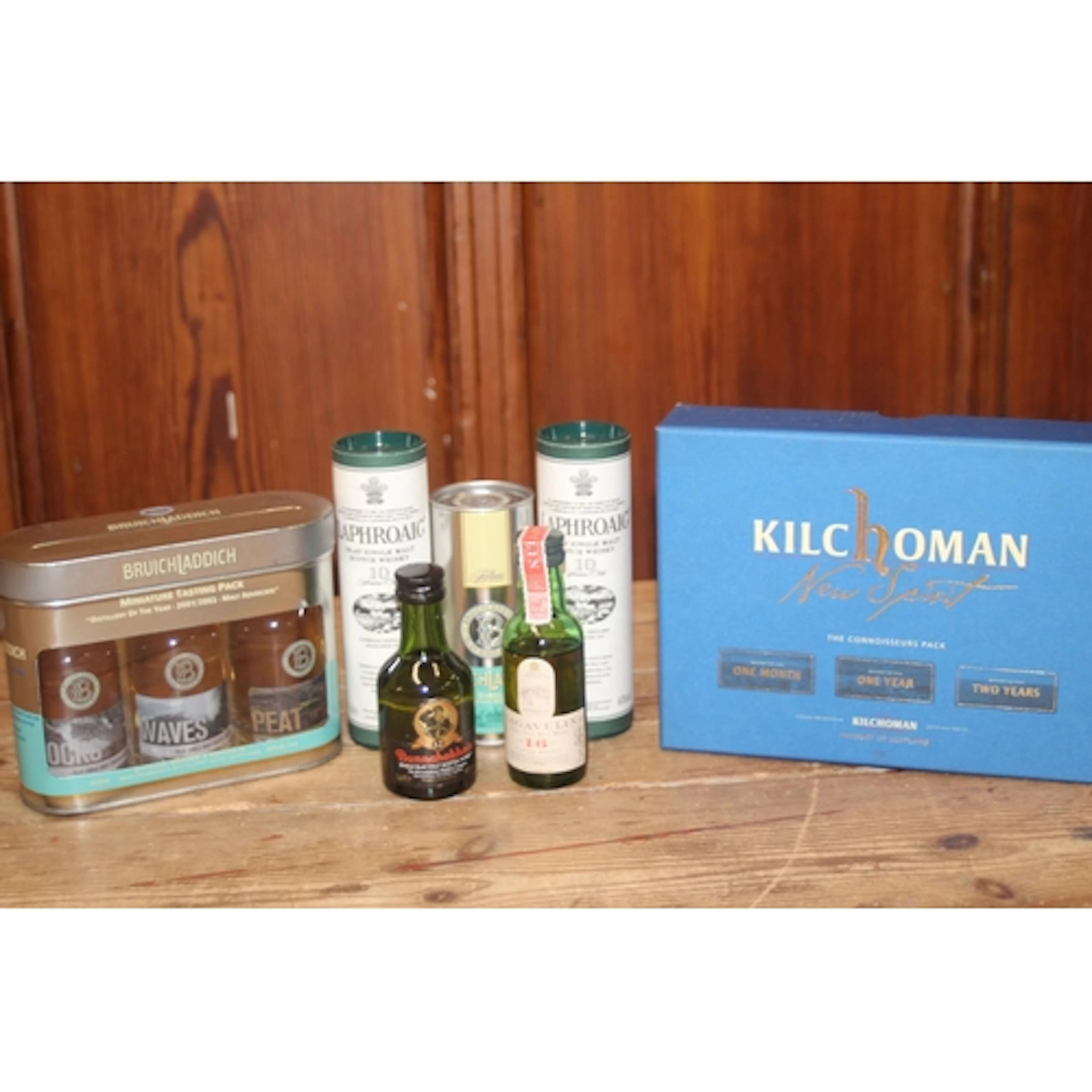 Eleven Islay single malt Scotch whisky miniatures to include...