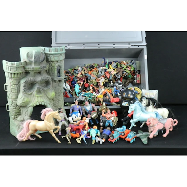 Collection of circa 1980s / 1990s figures, toys and accessor...