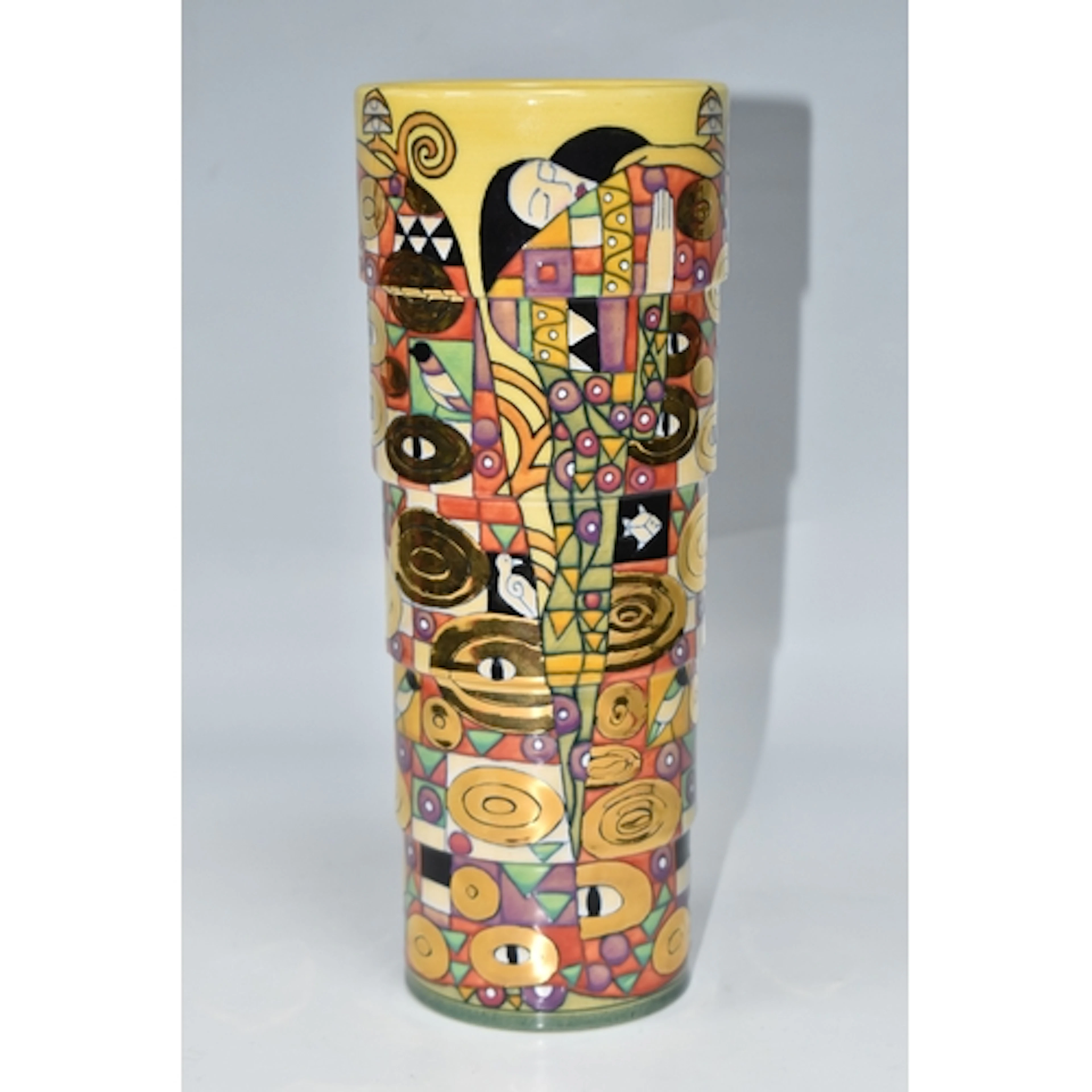 A DENNIS CHINA WORKS 'THE KLIMT KISS' PATTERN LIMITED EDITIO...