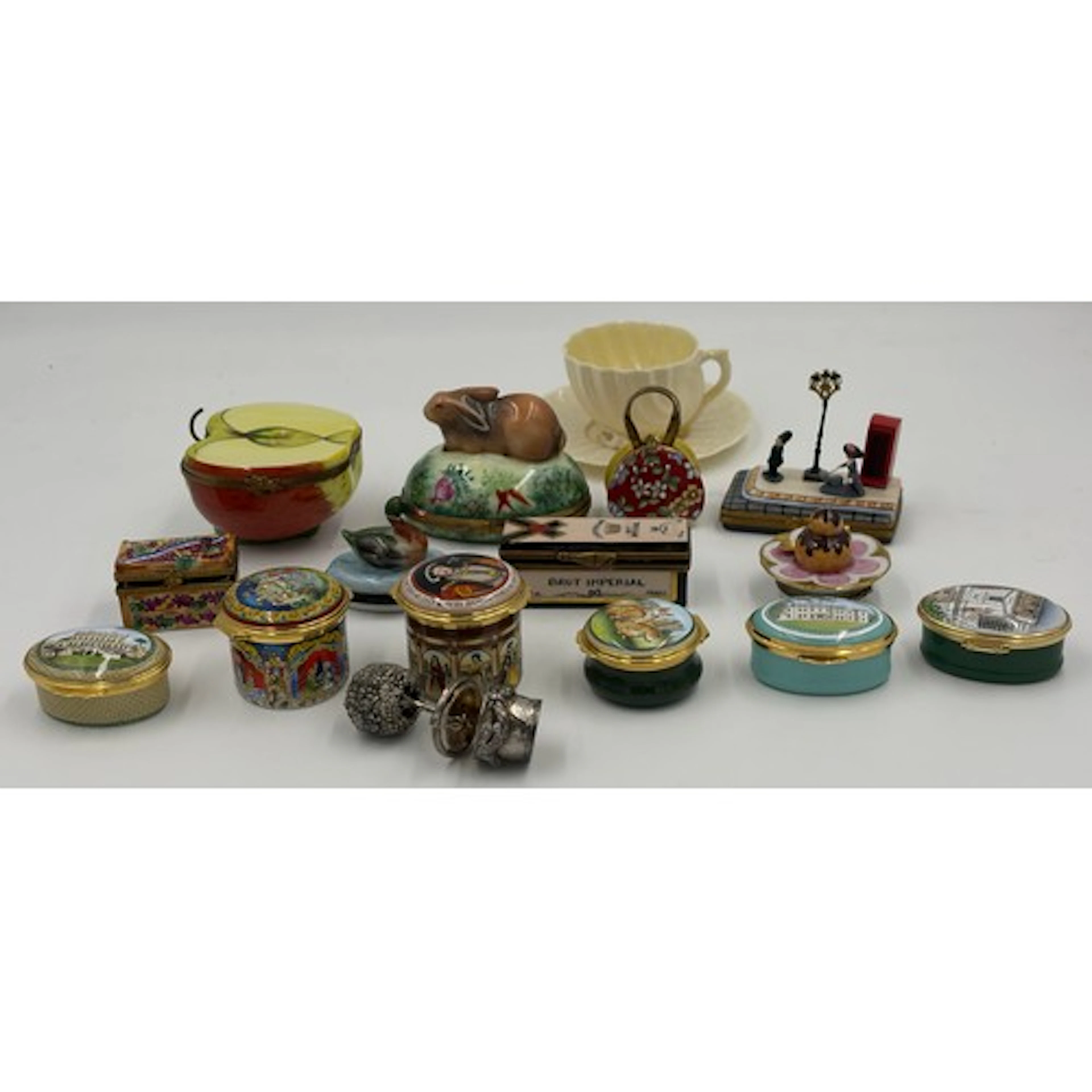 A collection of hinged boxes to include 8 x Limoges, 4 x Hal...