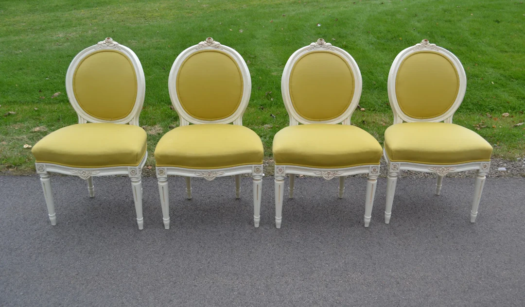 4 Stolar. Gustaviansk stil, 1900-talet.