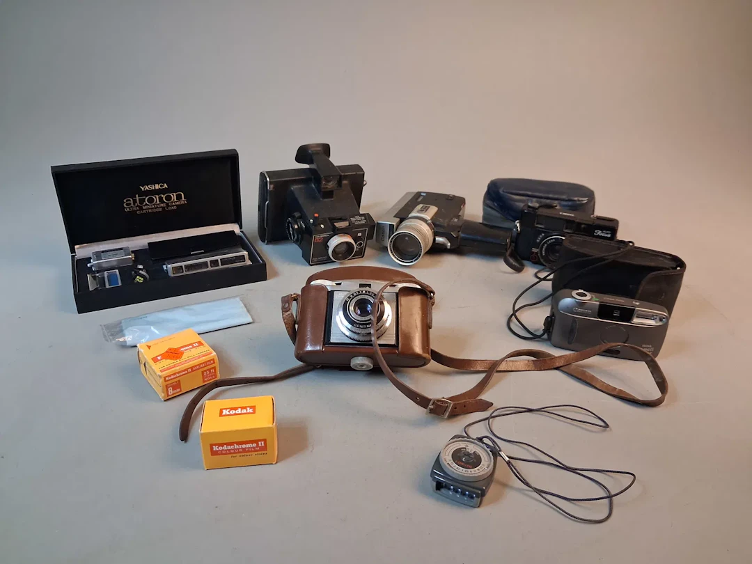 Diverse kameror m.m. Bl.a Nikon, Canon, Zeiss, Polaroid m.m.