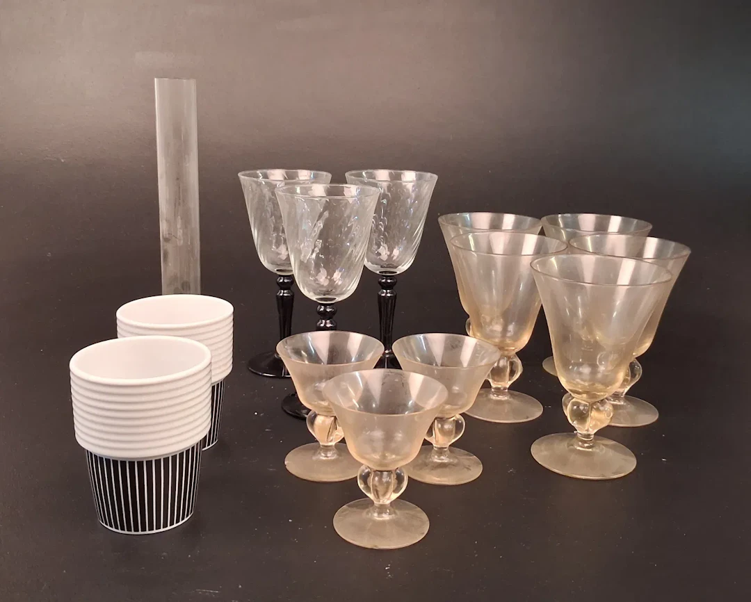 Diverse glas & 2 Rörstrand muggar.