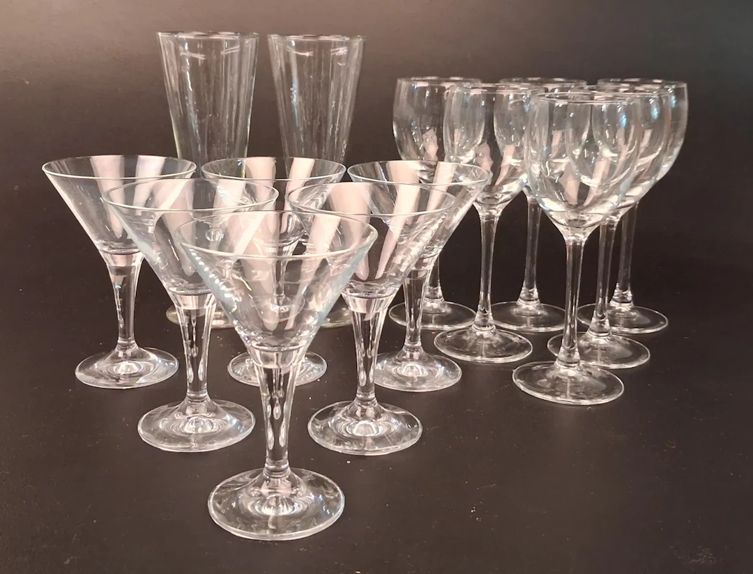 Diverse glas. Bl.a vinprovningsglas Luminarc m.m.