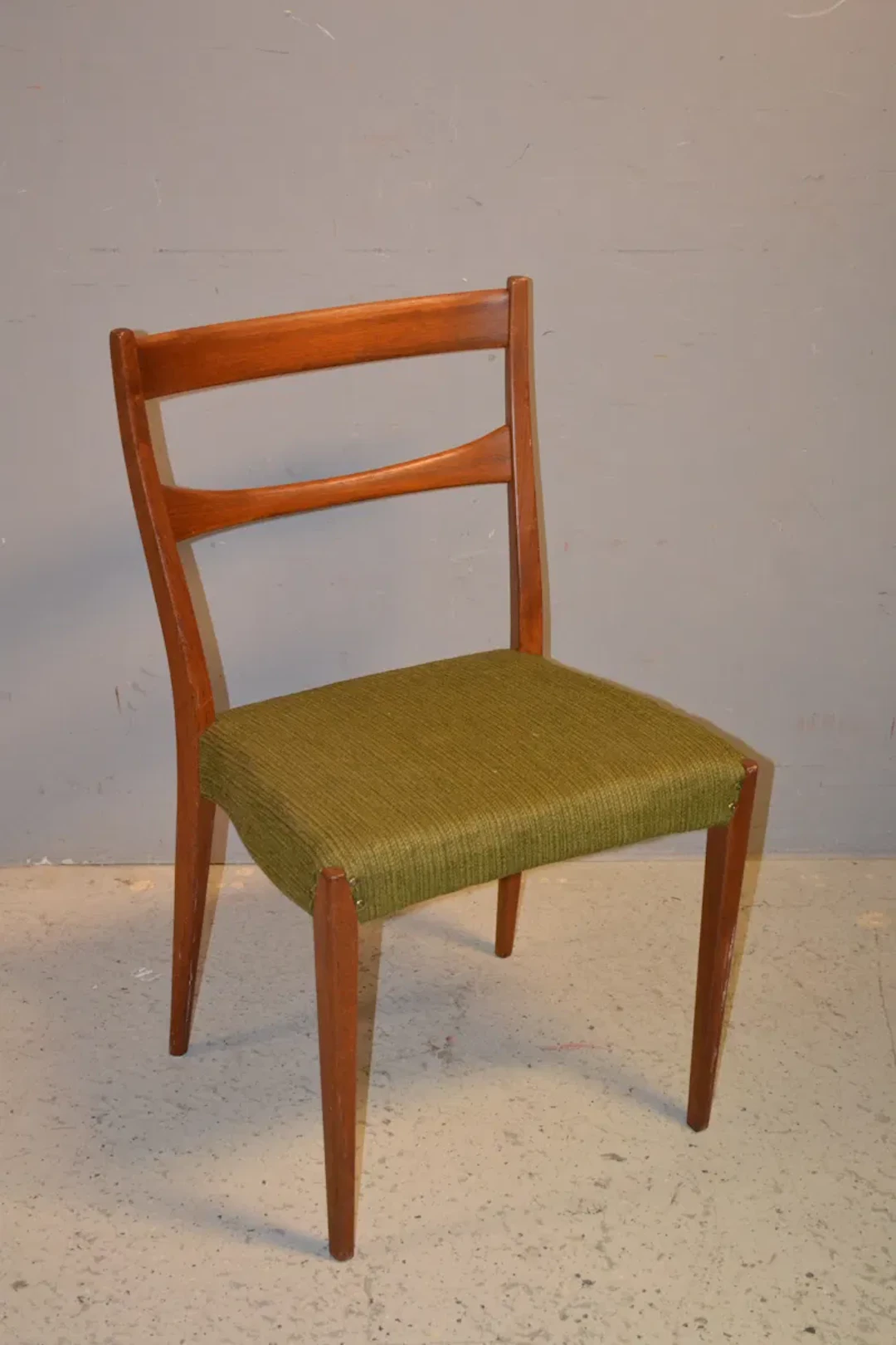 Stol. Teak, möjligtvis Troedssons Möbler.