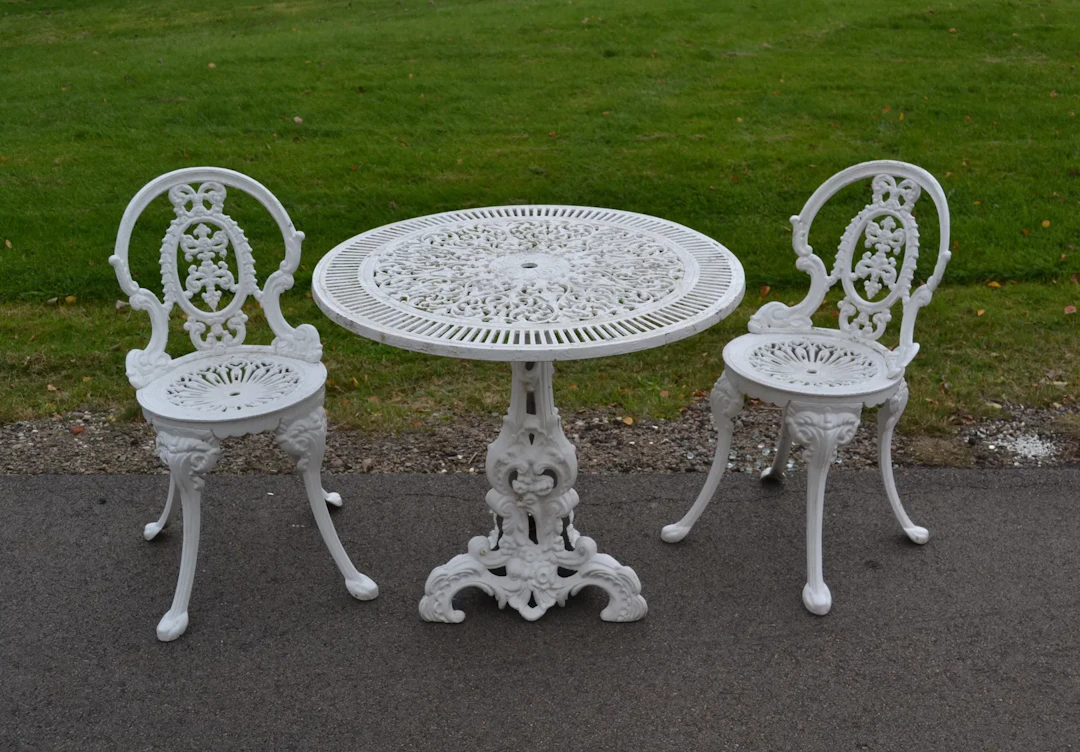 Trädgårdsgrupp. 3 Delar, aluminium, 1900-talet.