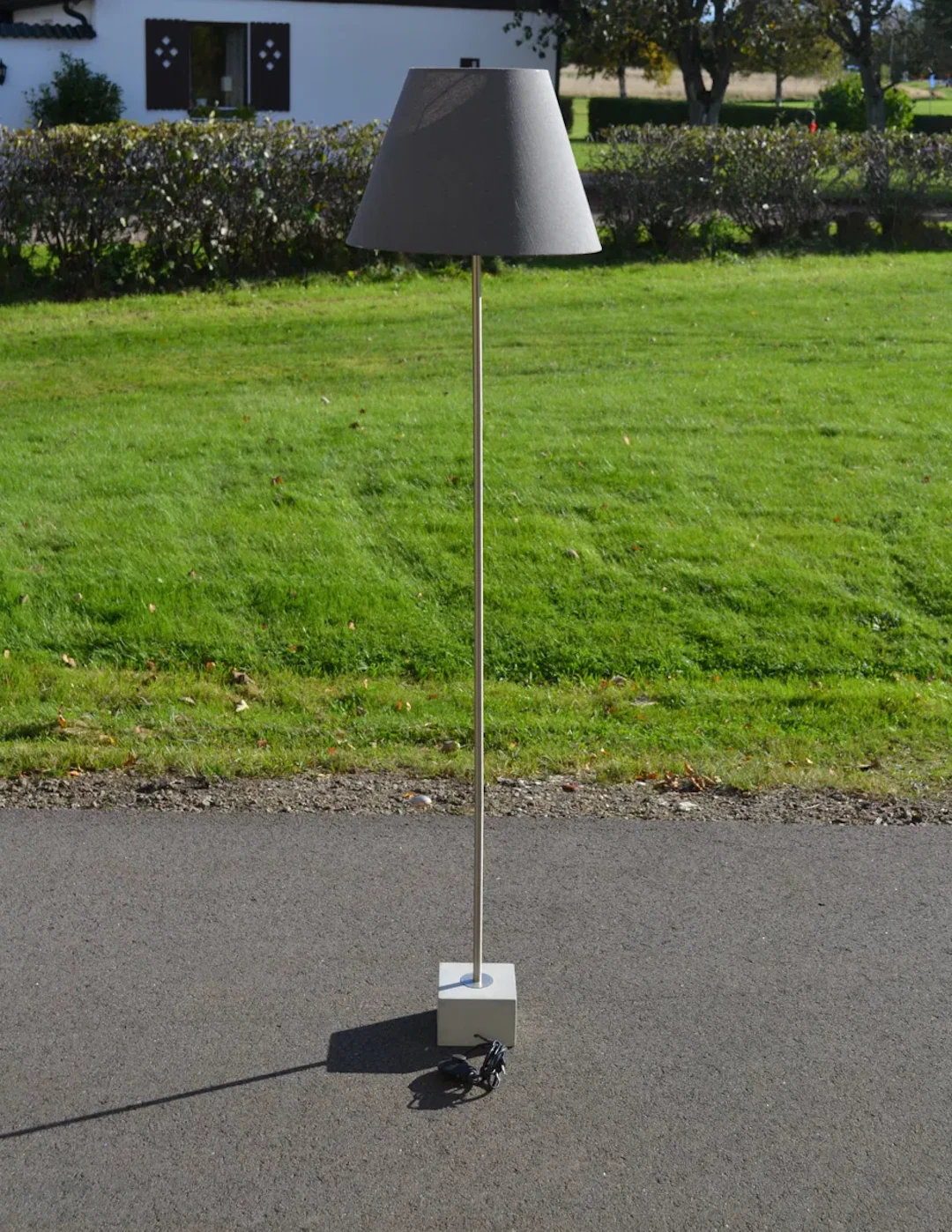 Golvlampa. Samtida.