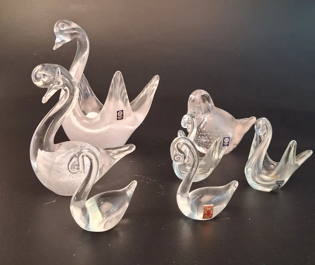 Diverse svanar, glas. Bl.a Bergdala, Ölandshyttan m.fl.