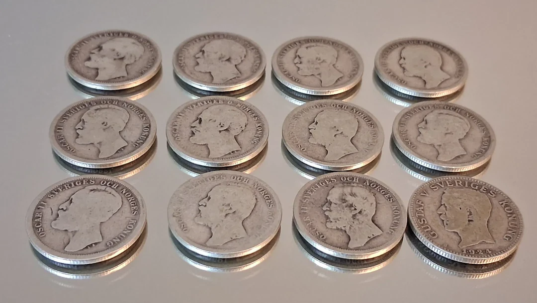 12 Stycken 1 Kronor. Silver 80%, 86gram.