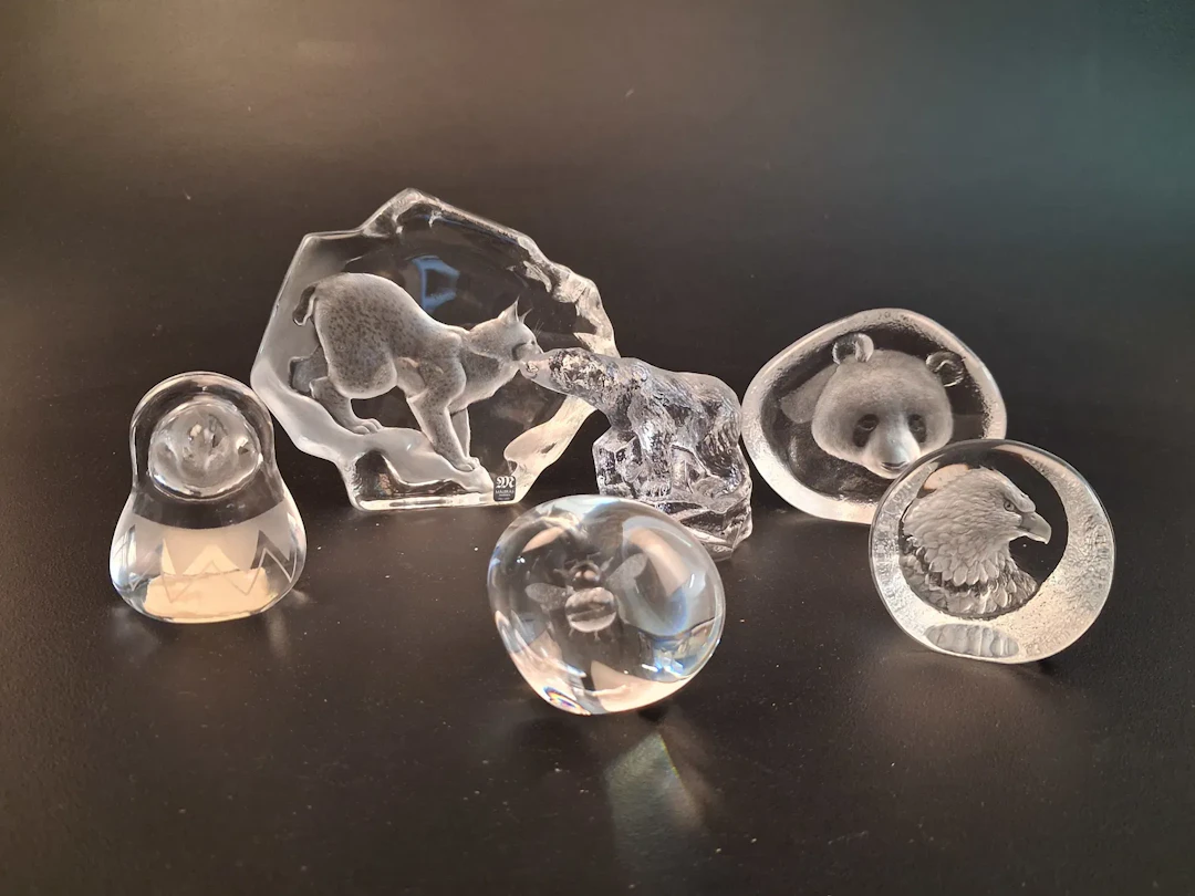 Glasskulpturer, glasblock. Bl.a Mats Jonasson.
