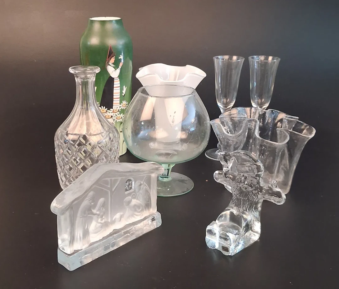 Diverse glasföremål, Bl.a Nybro, Boda, Muurla.