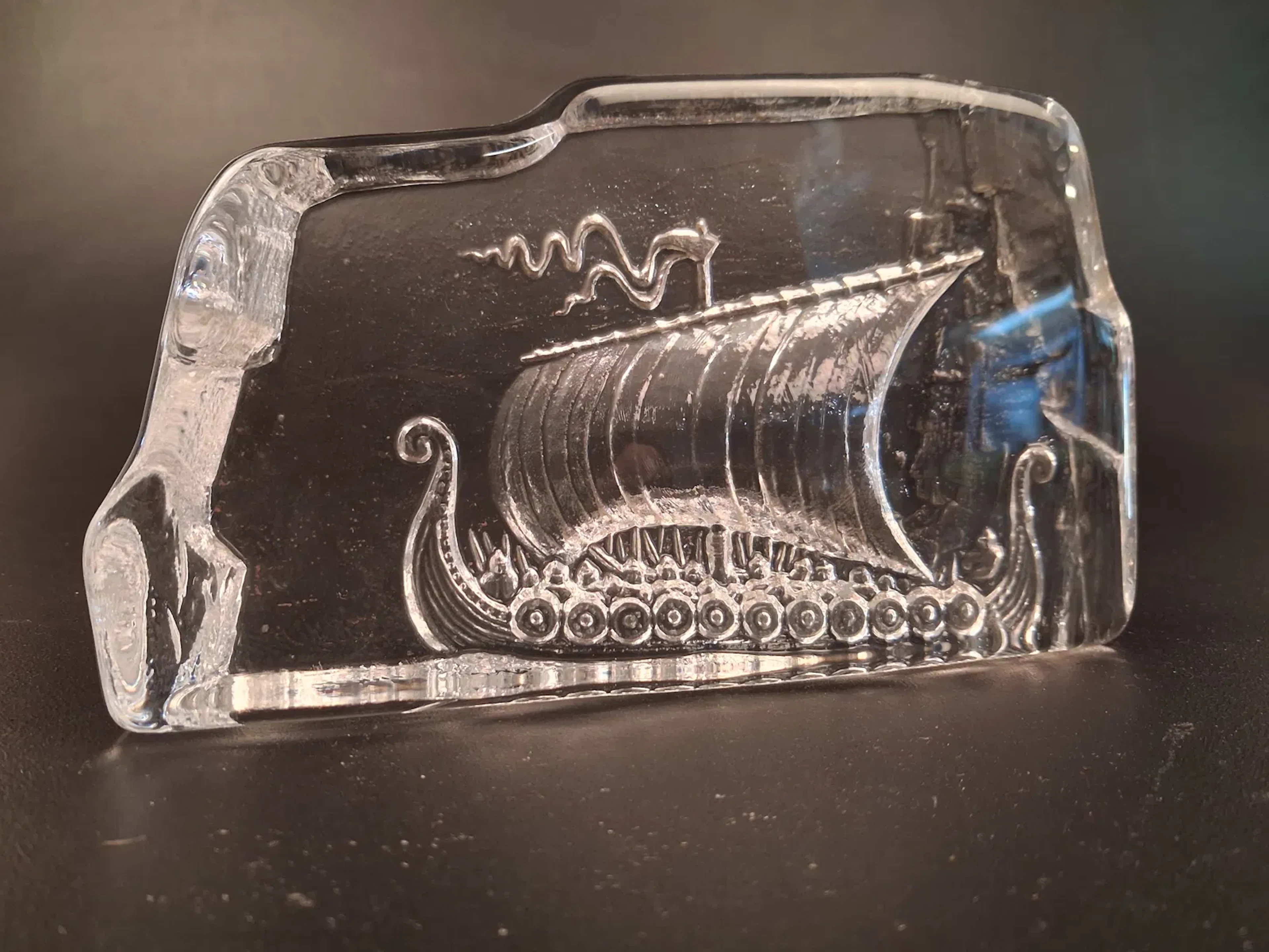 Glasblock. Vikingaskep.