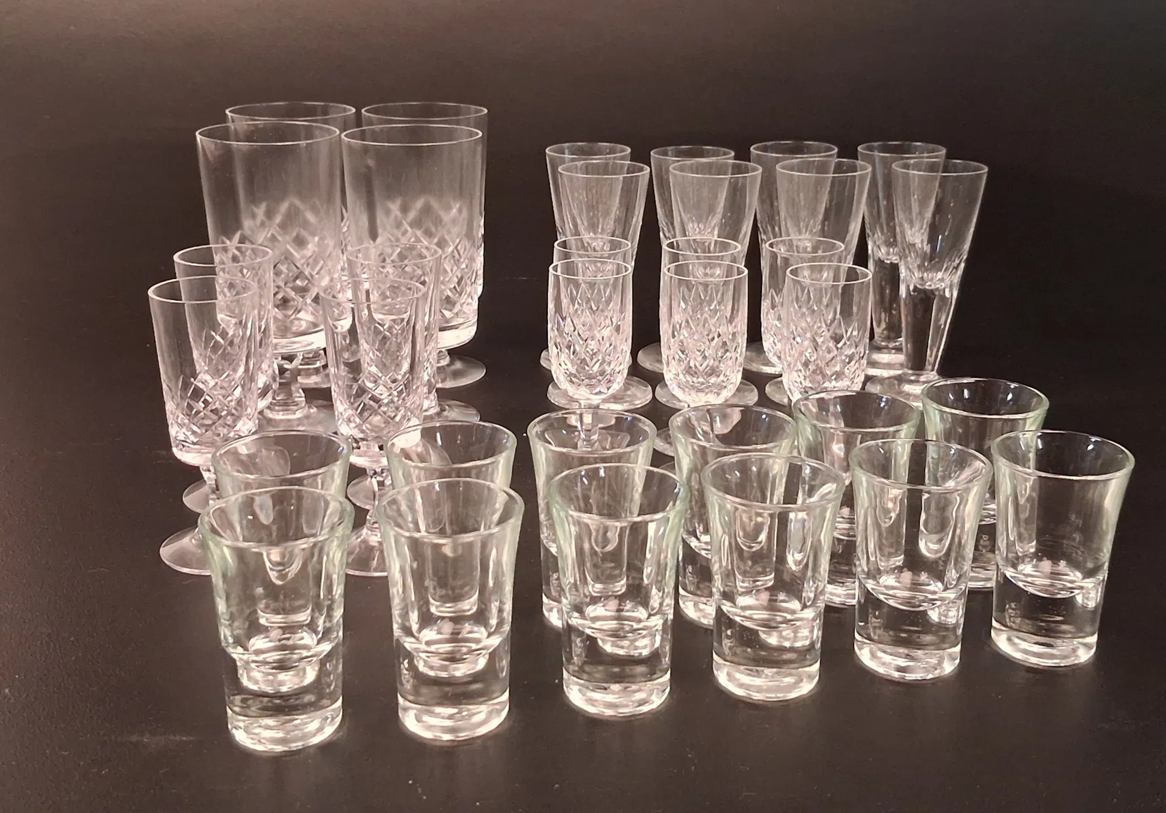 Diverse spritglas. Glas.