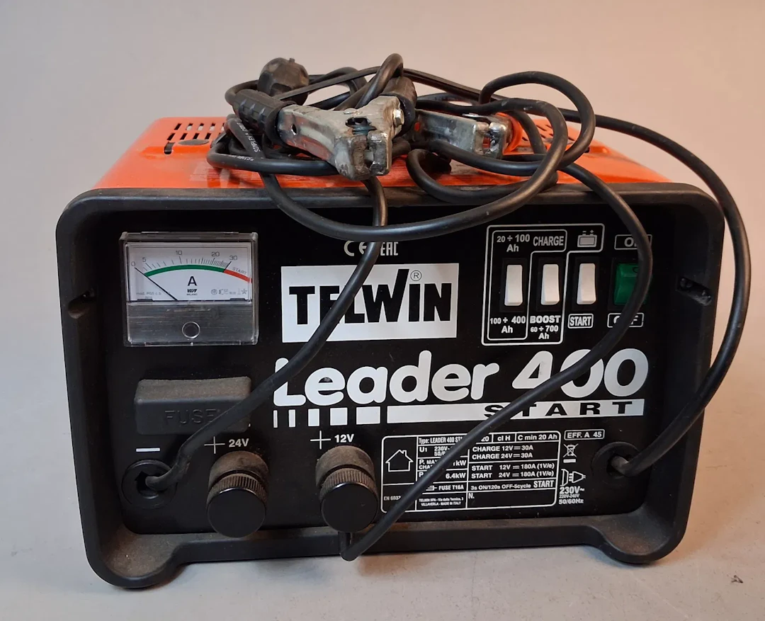 Batteriladdare/Booster. Tewin, 12/24V 180A, Leader 400.