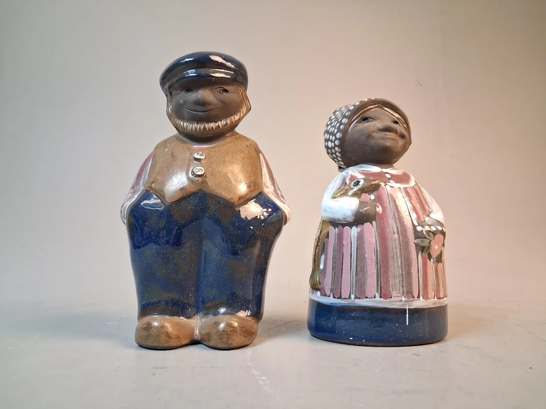 2 Figuriner. Gunnar Nyman. Vejbystrand.