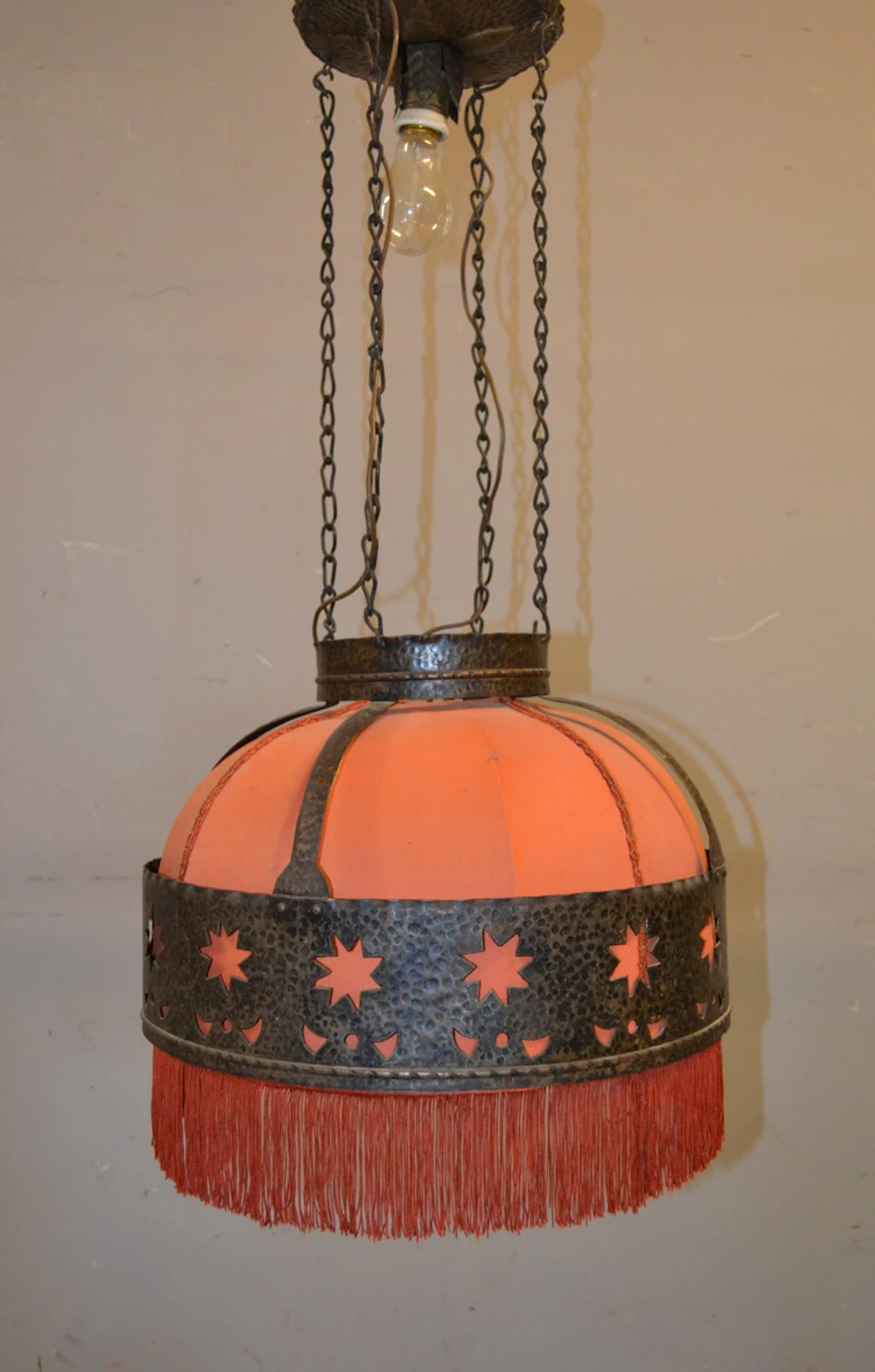 Taklampa. Jugend, metall, kopparslagare Gunnesson Laholm, 1900-talets