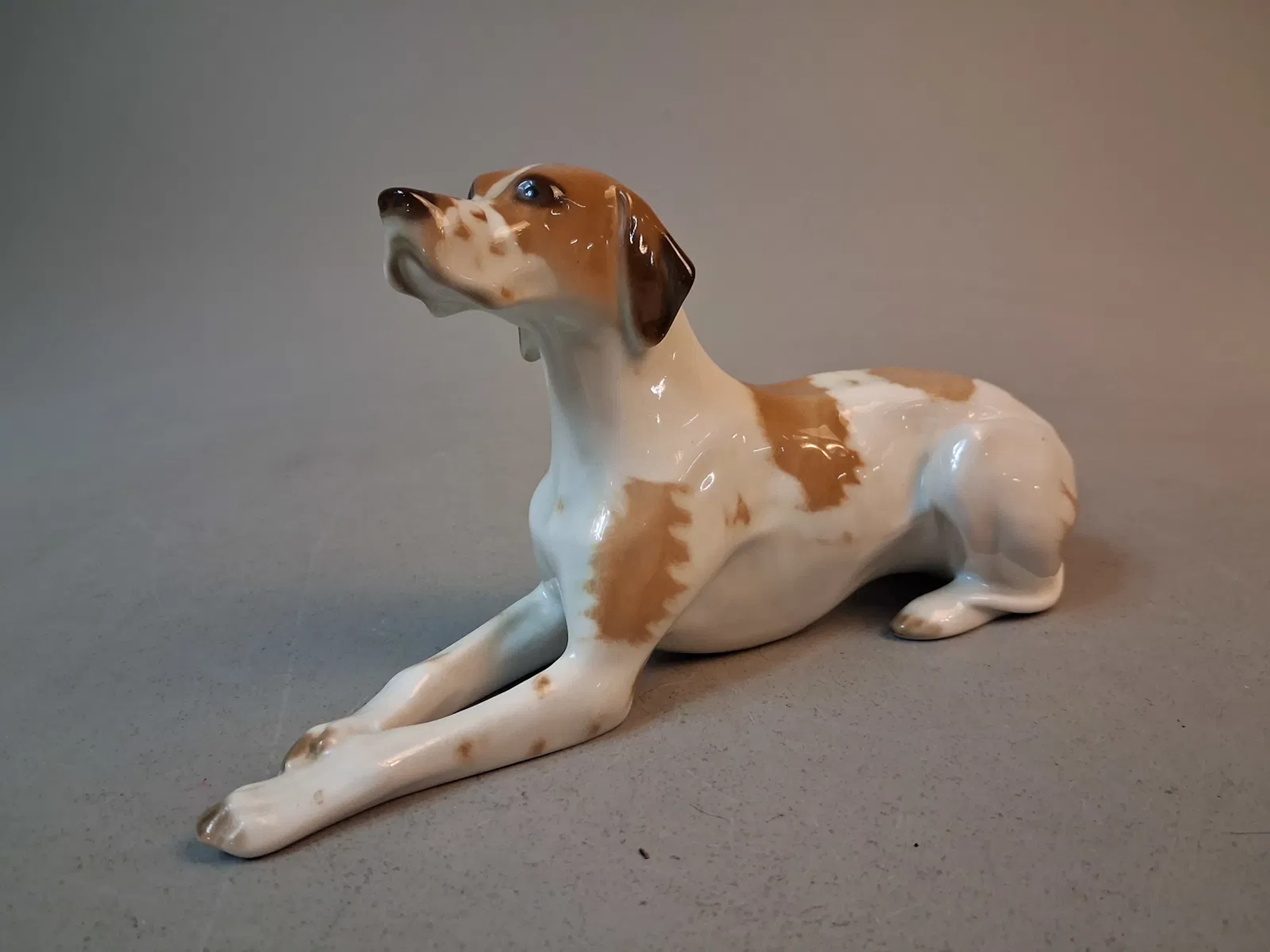 Figurin. "Hund", Lomonosov, USSR.