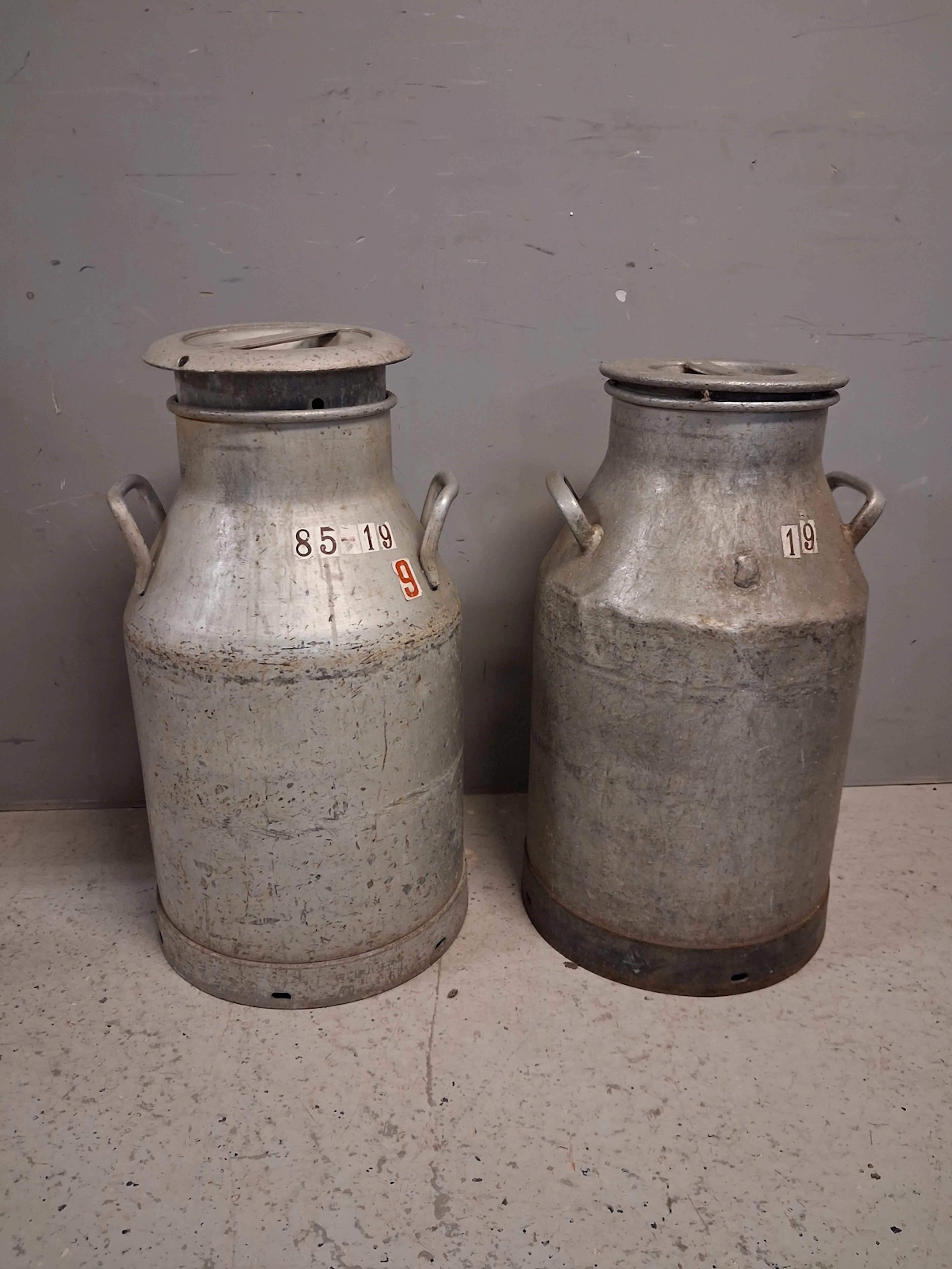 2 Mjölk kannor Aluminium.