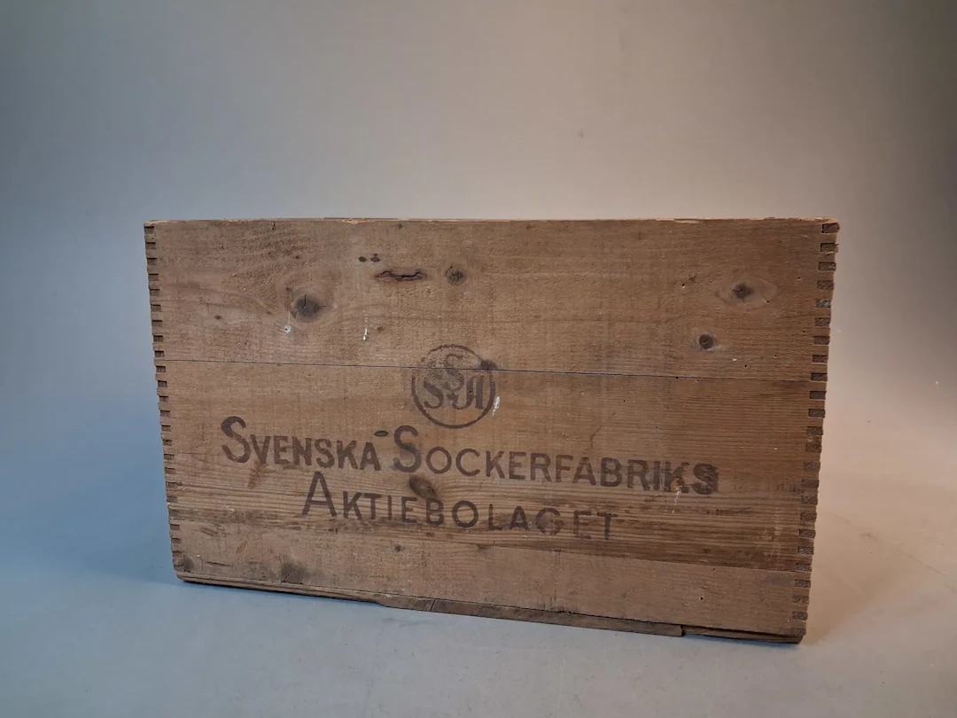 Trälåda. Svenska sockerfabriken. Aktiebolaget. Bitsocker.