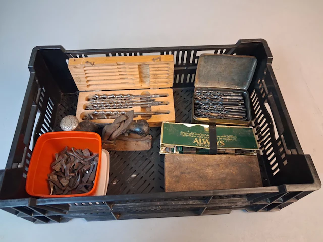 Diverse. Bl.a borr, gängtappar m.m.