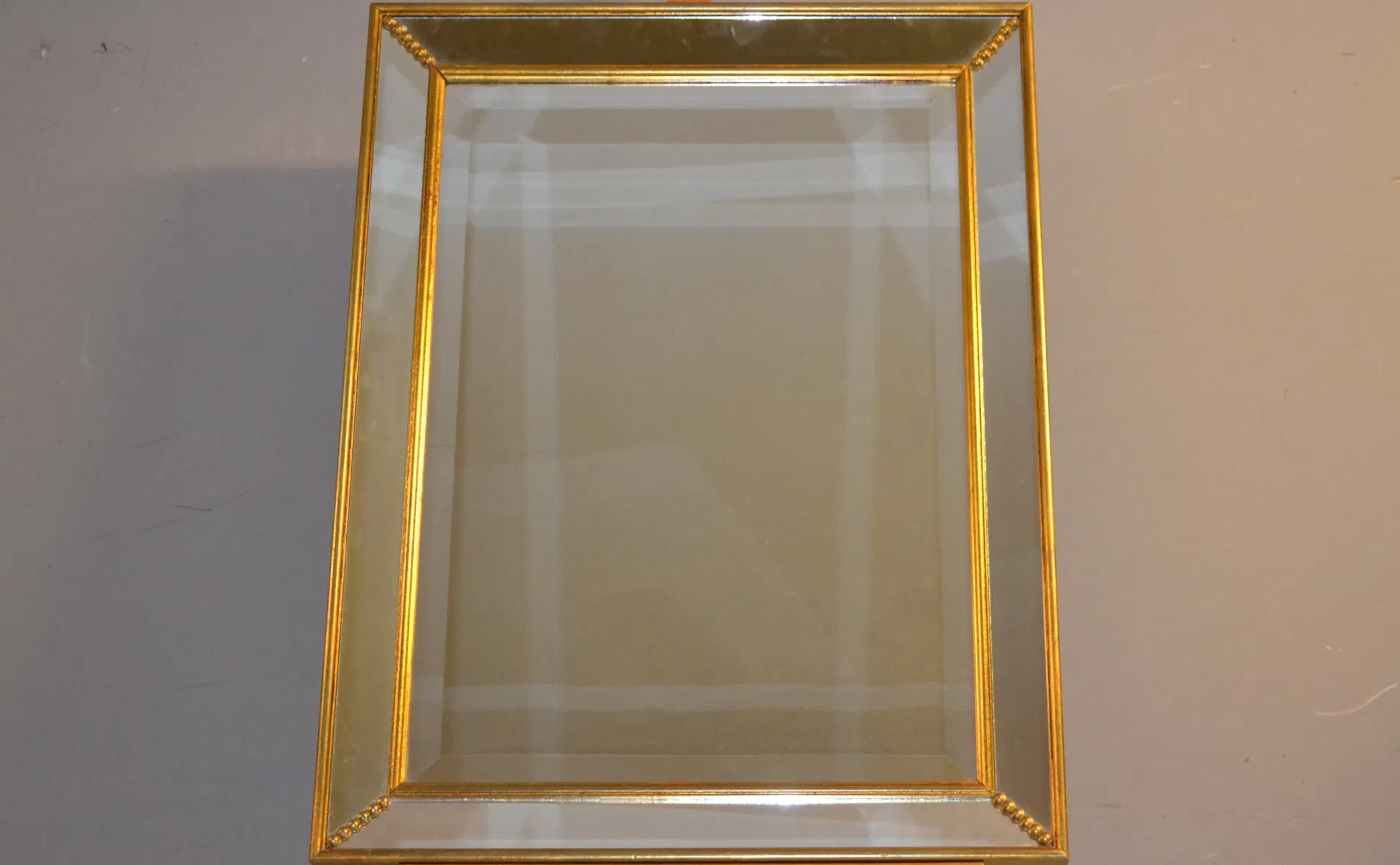 Spegel. Barock-stil, fasettslipat glas.