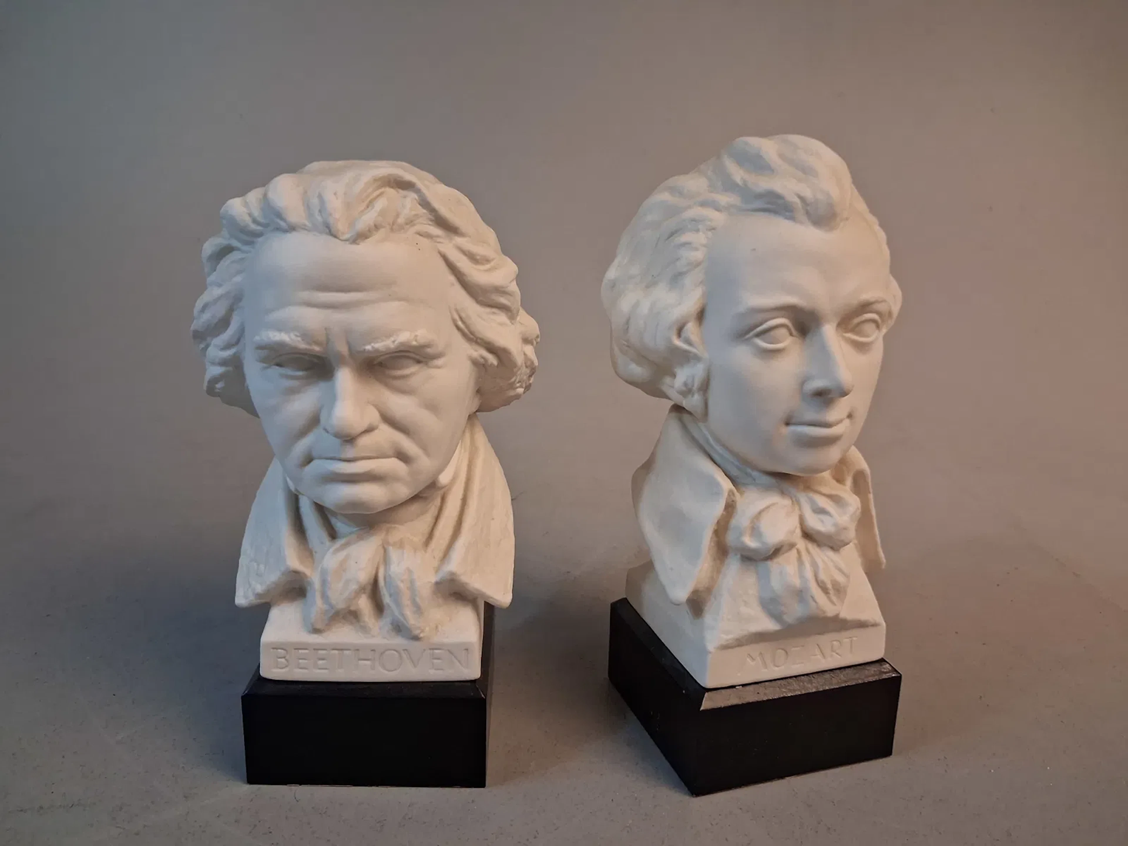 2 Byster. Beethoven & Mozart. signerade Bochmann.