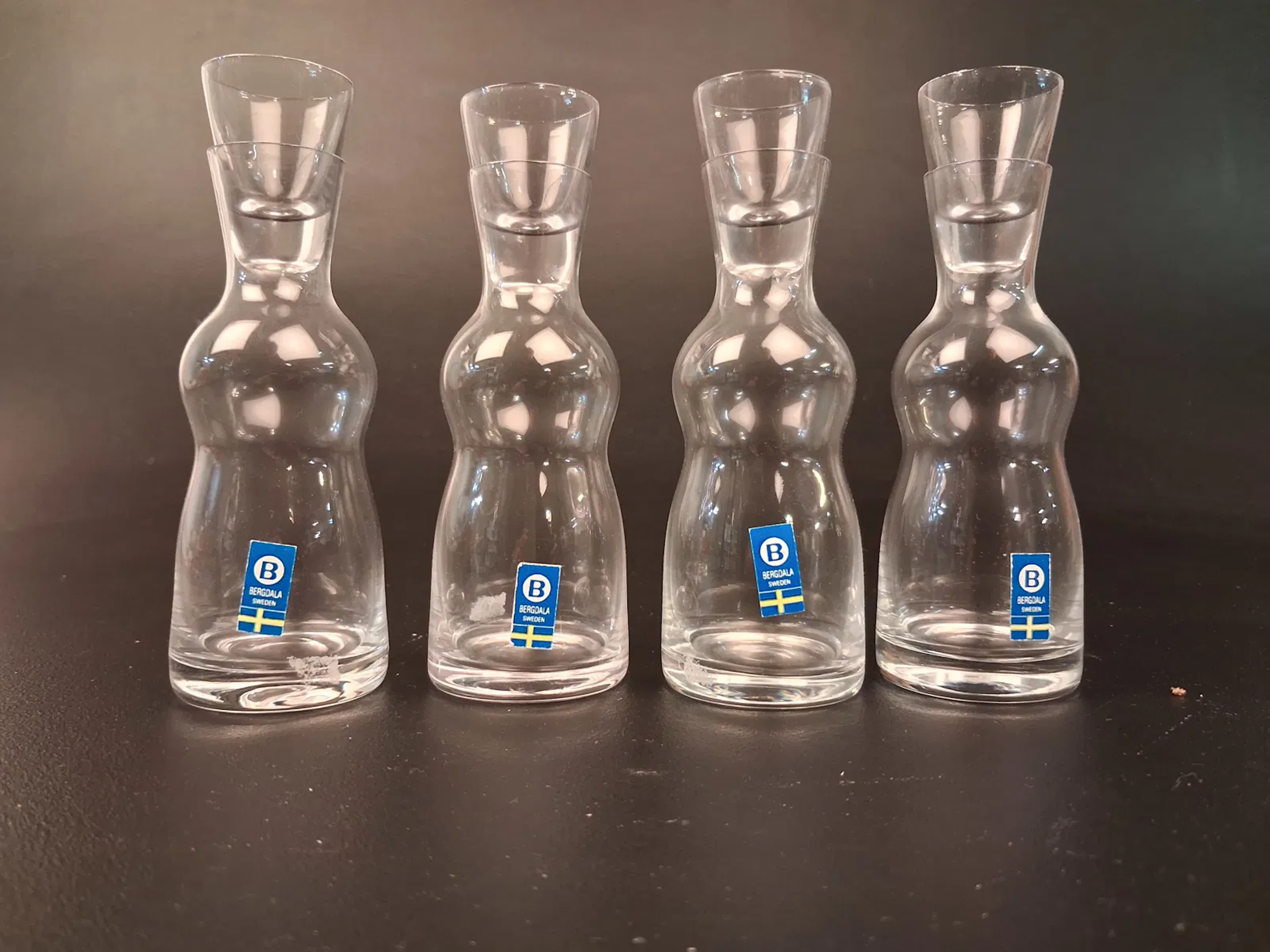 Jungfruglas/snappsglas. Bergdala, 4 stycken.